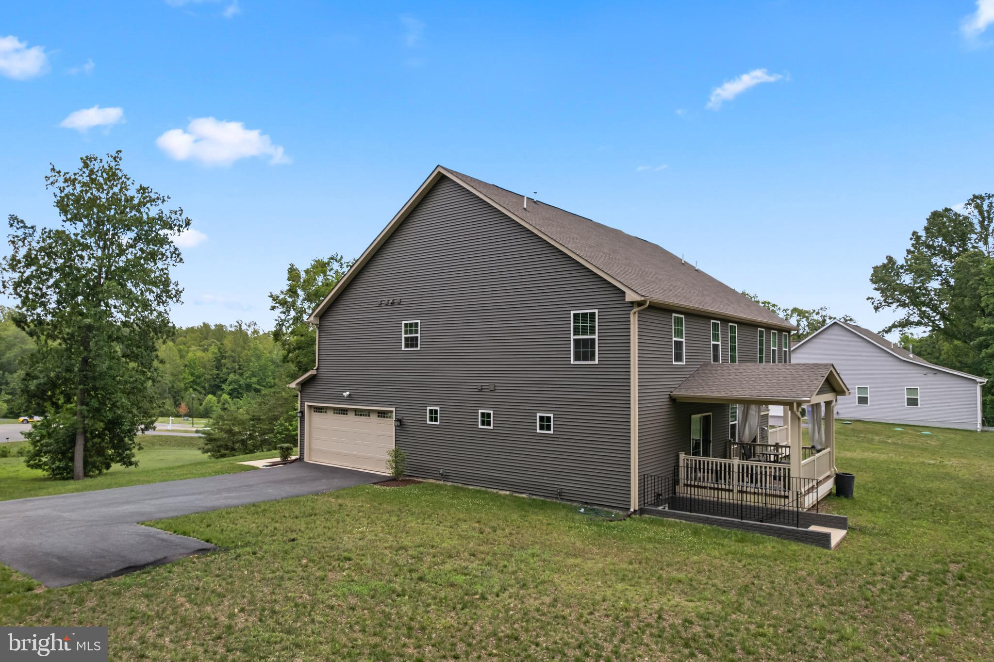 ROYAL WHITE OAKS - Residential