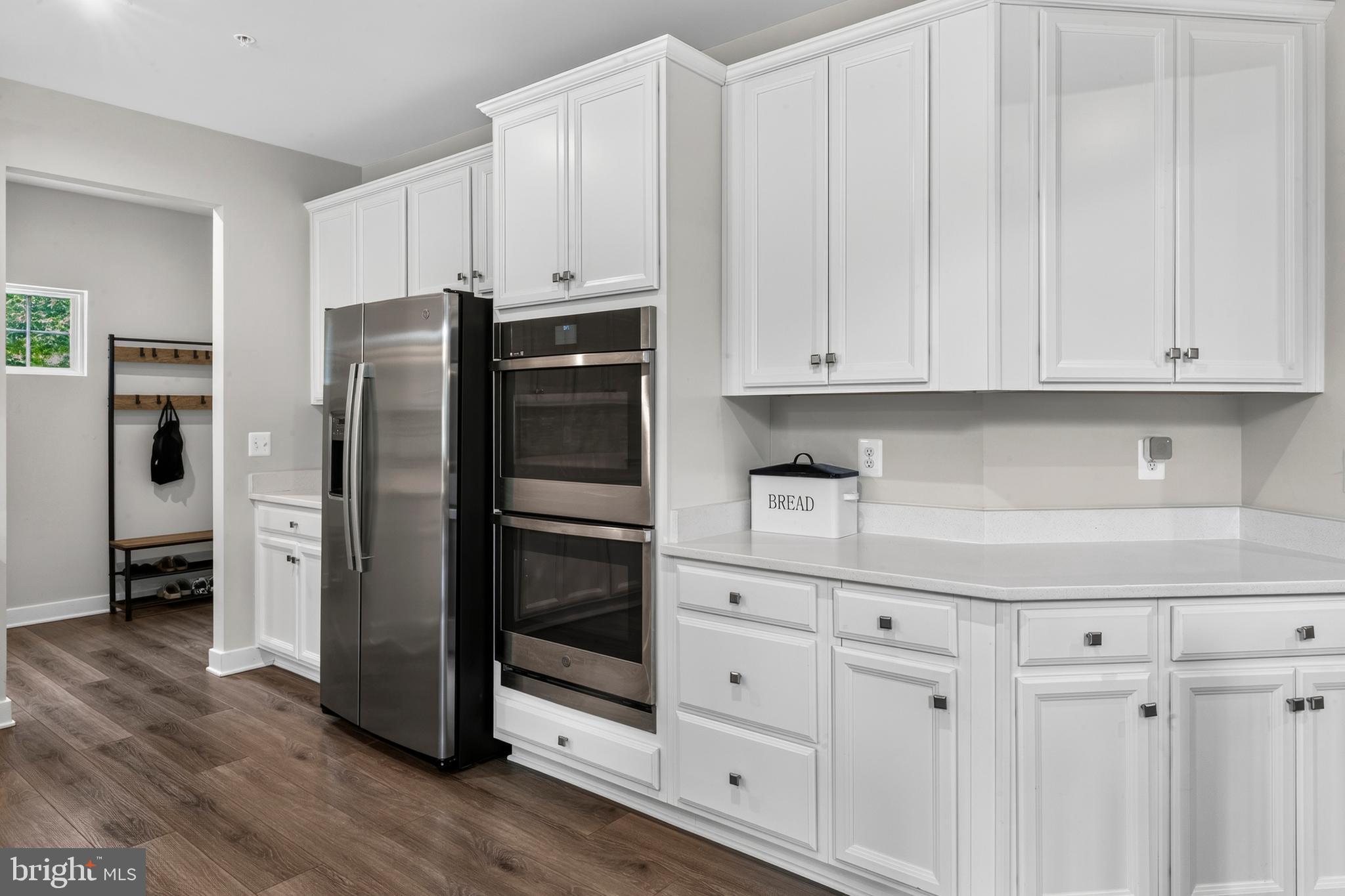 ROYAL WHITE OAKS - Residential