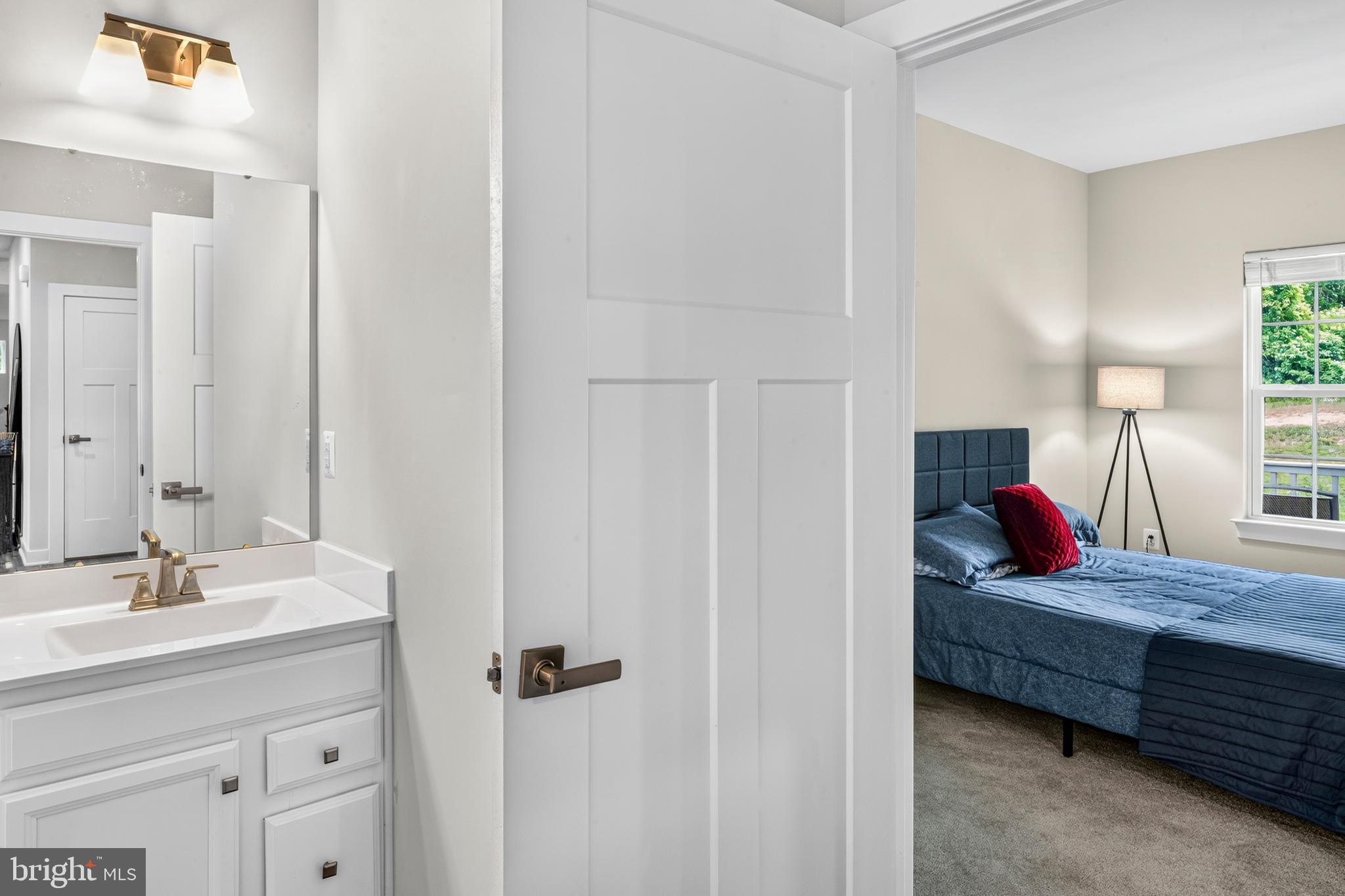 ROYAL WHITE OAKS - Residential