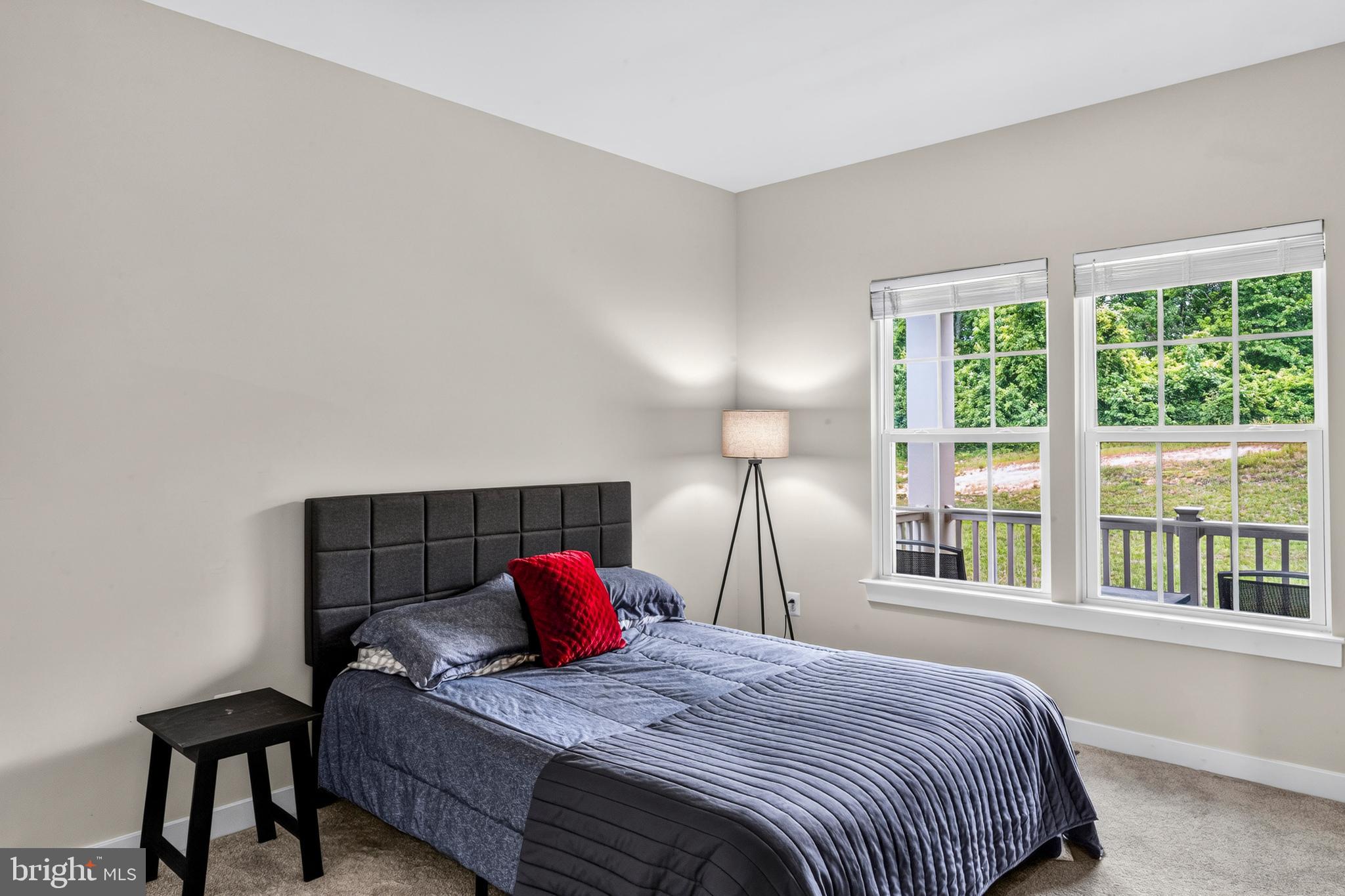 ROYAL WHITE OAKS - Residential