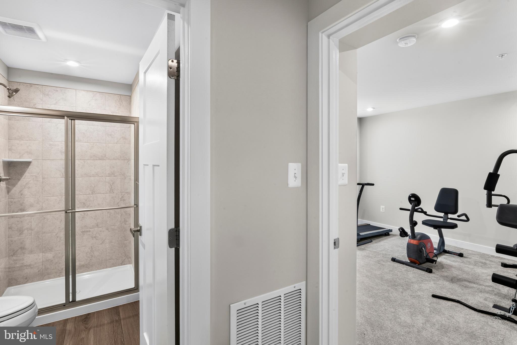 ROYAL WHITE OAKS - Residential