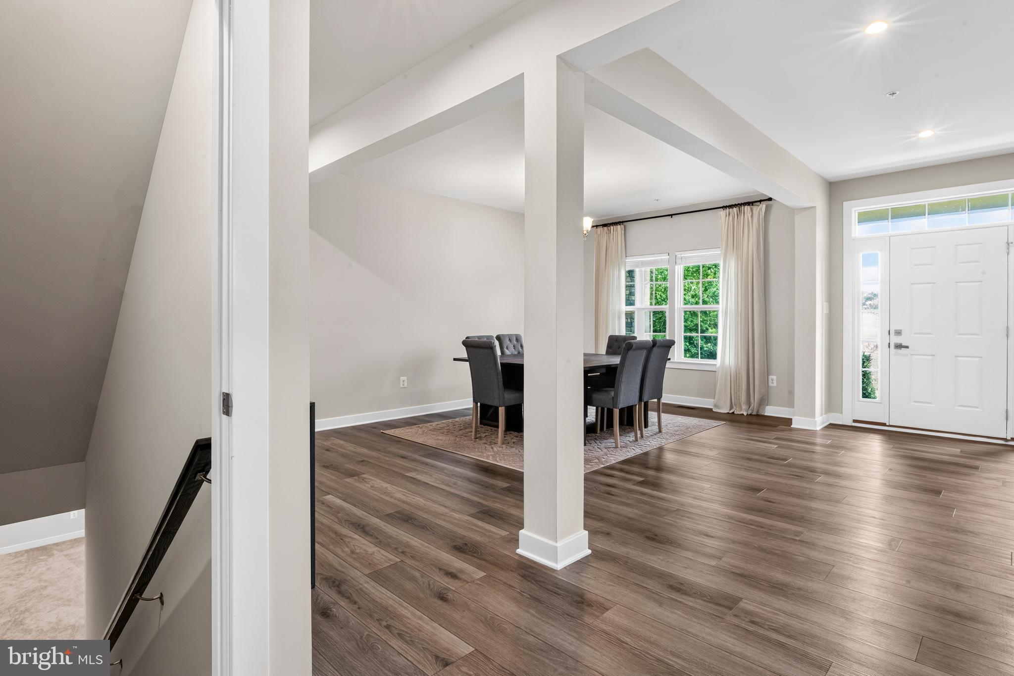 ROYAL WHITE OAKS - Residential