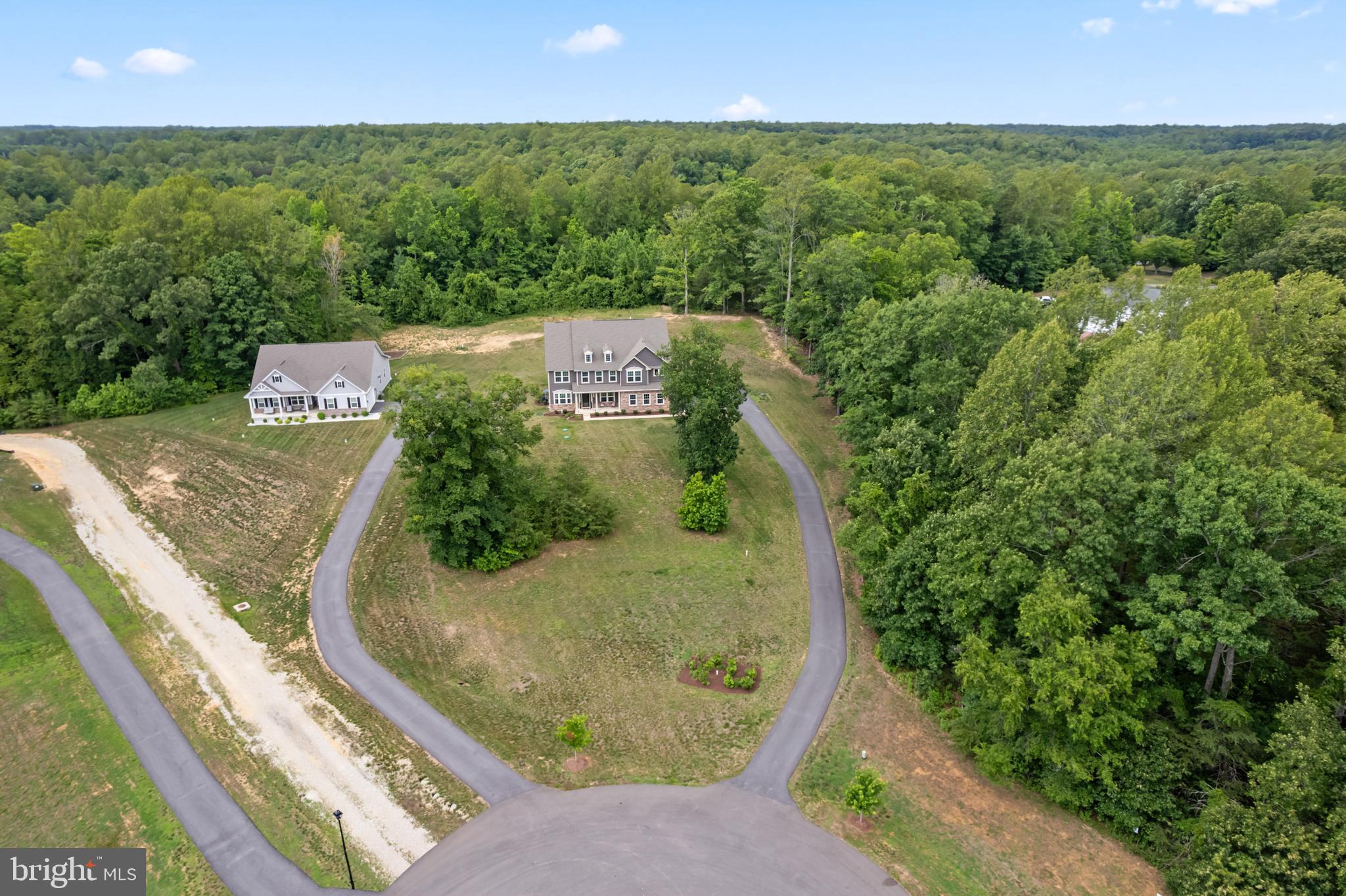 ROYAL WHITE OAKS - Residential