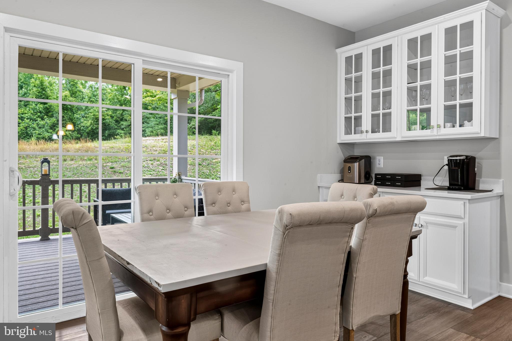 ROYAL WHITE OAKS - Residential