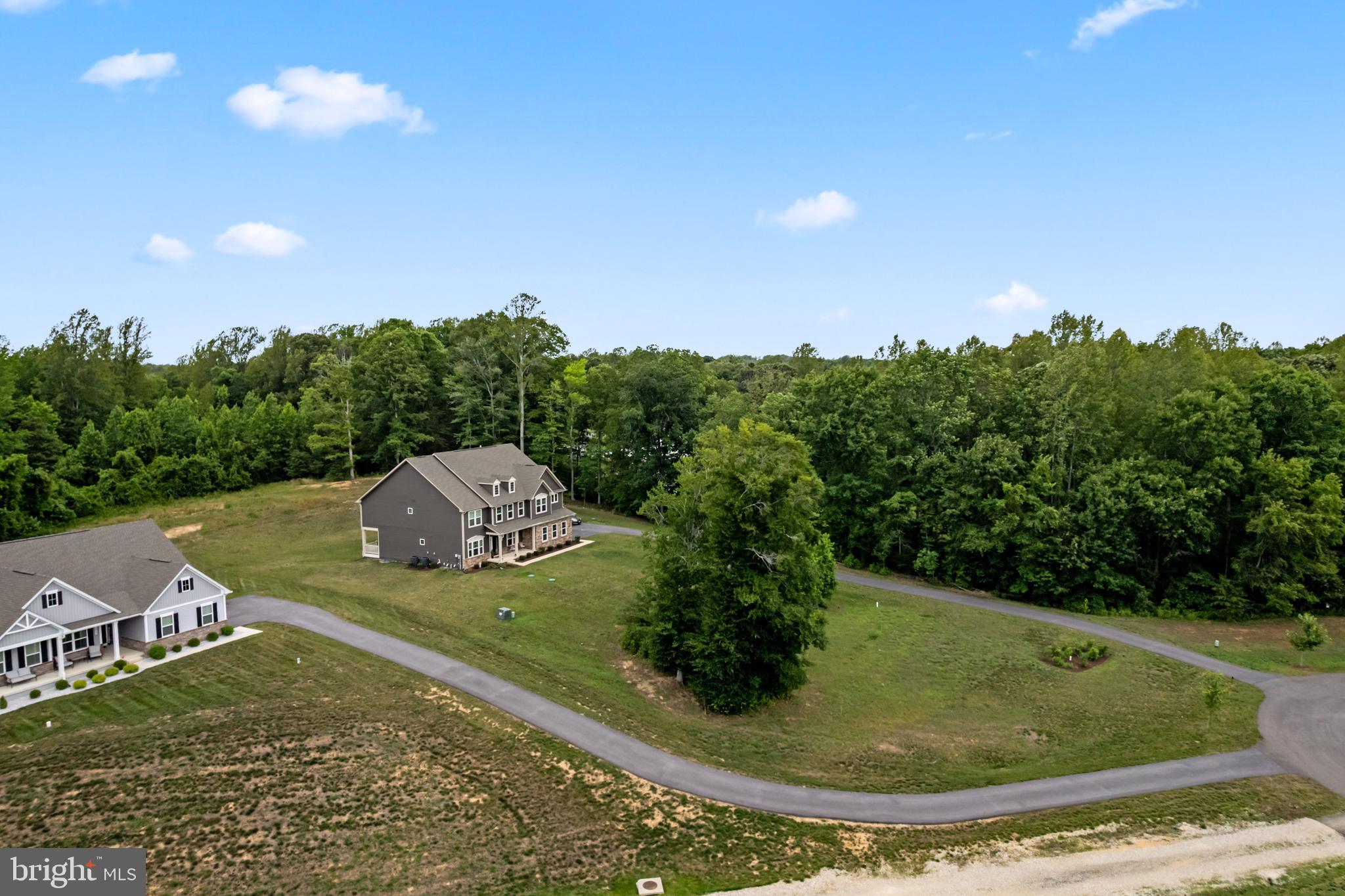 ROYAL WHITE OAKS - Residential