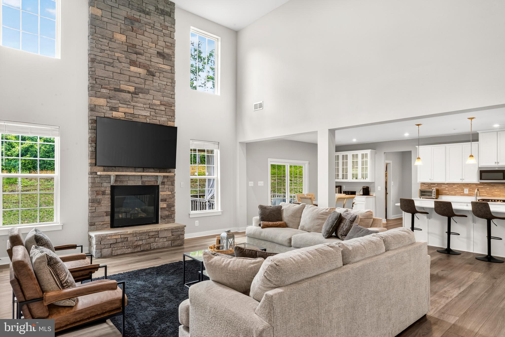 ROYAL WHITE OAKS - Residential