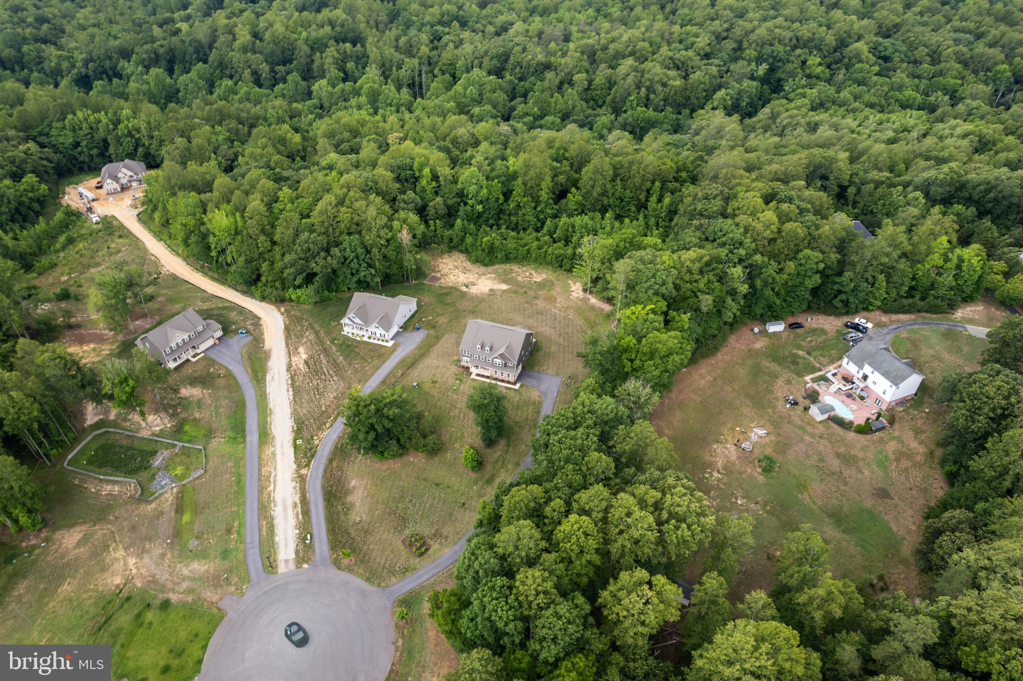 ROYAL WHITE OAKS - Residential