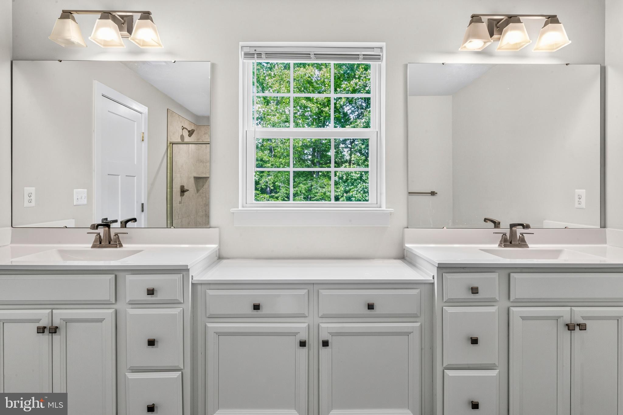 ROYAL WHITE OAKS - Residential