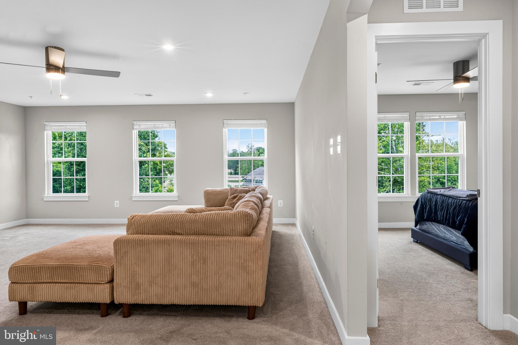 ROYAL WHITE OAKS - Residential
