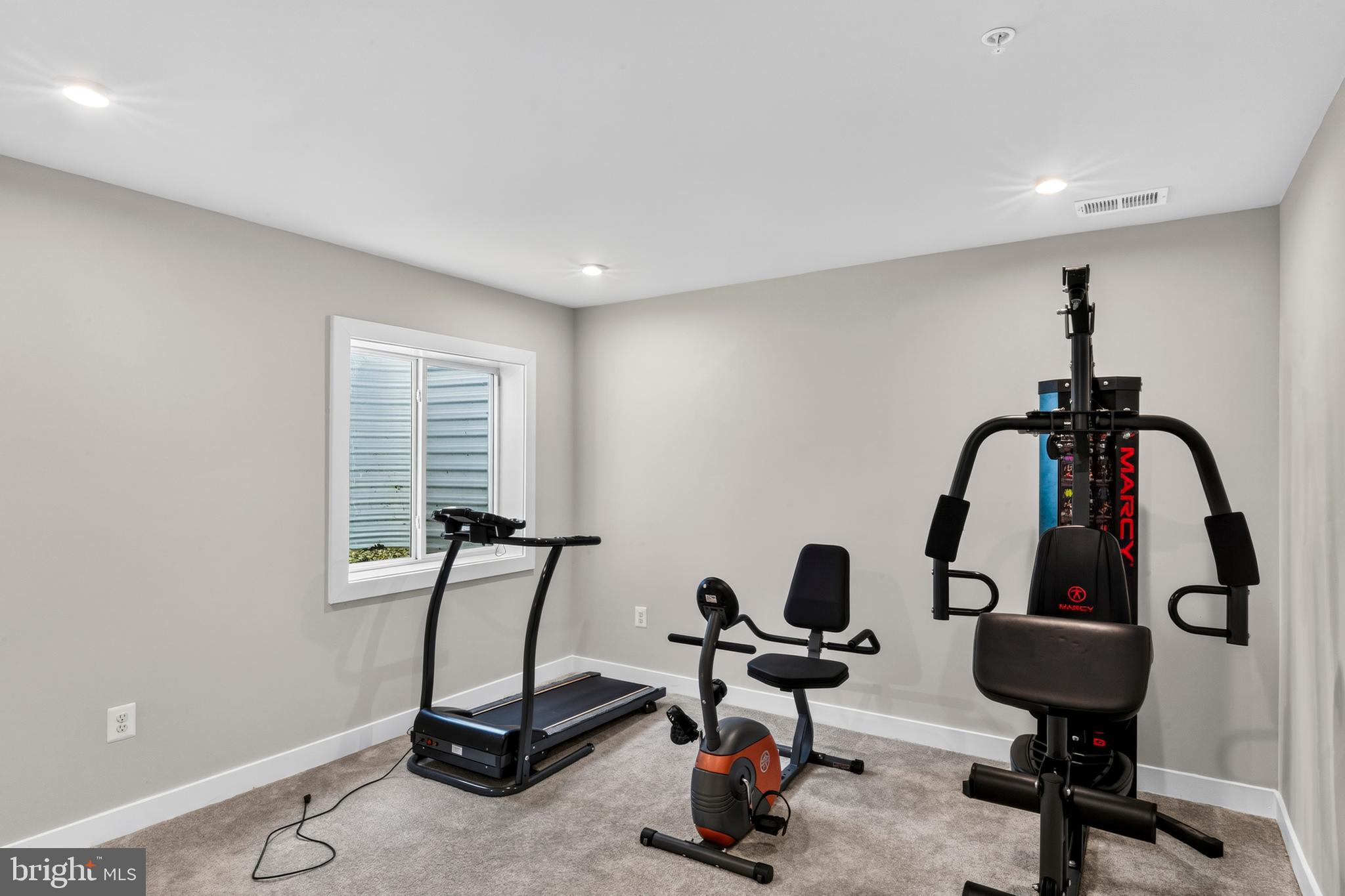 ROYAL WHITE OAKS - Residential