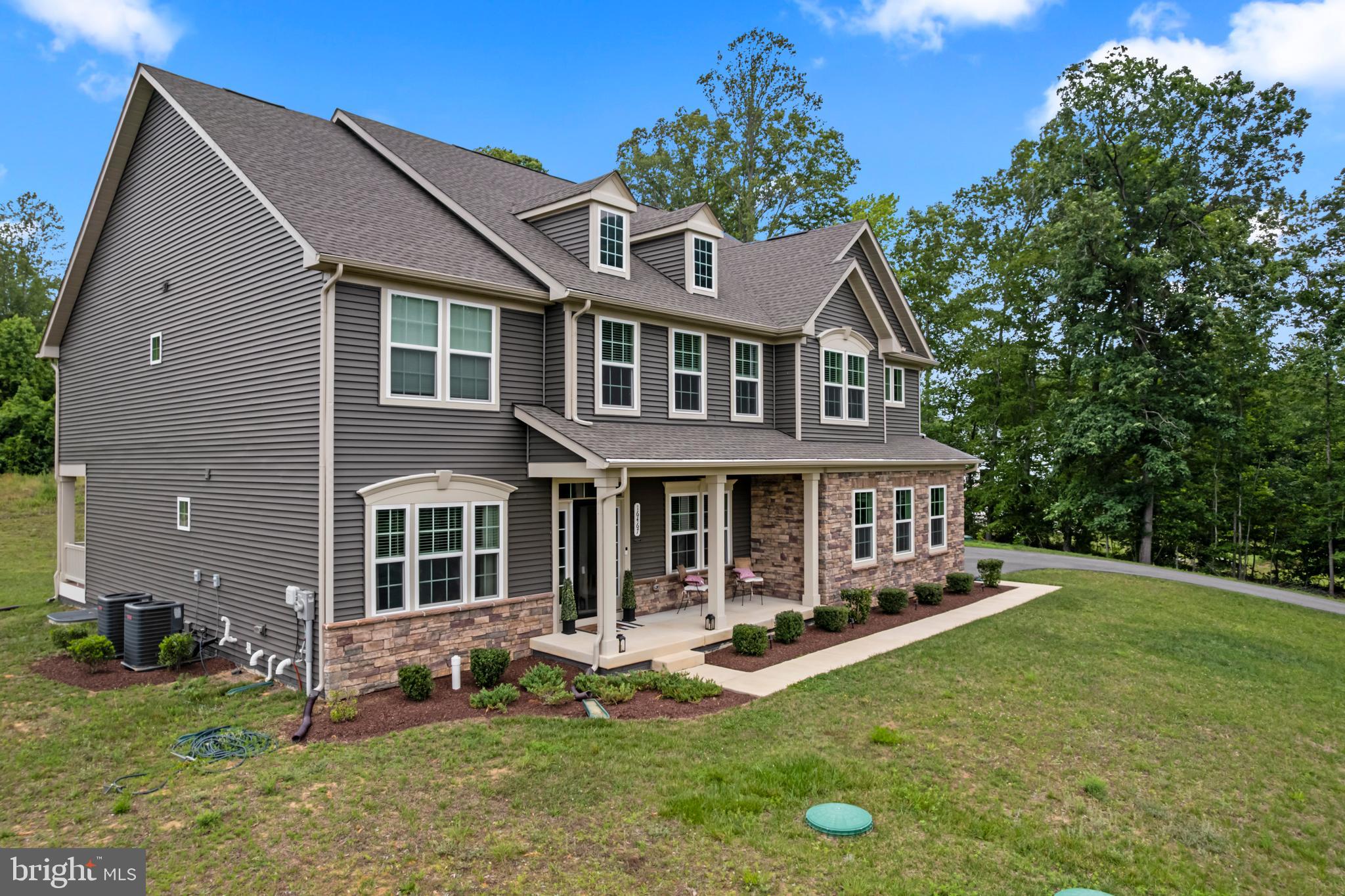 ROYAL WHITE OAKS - Residential