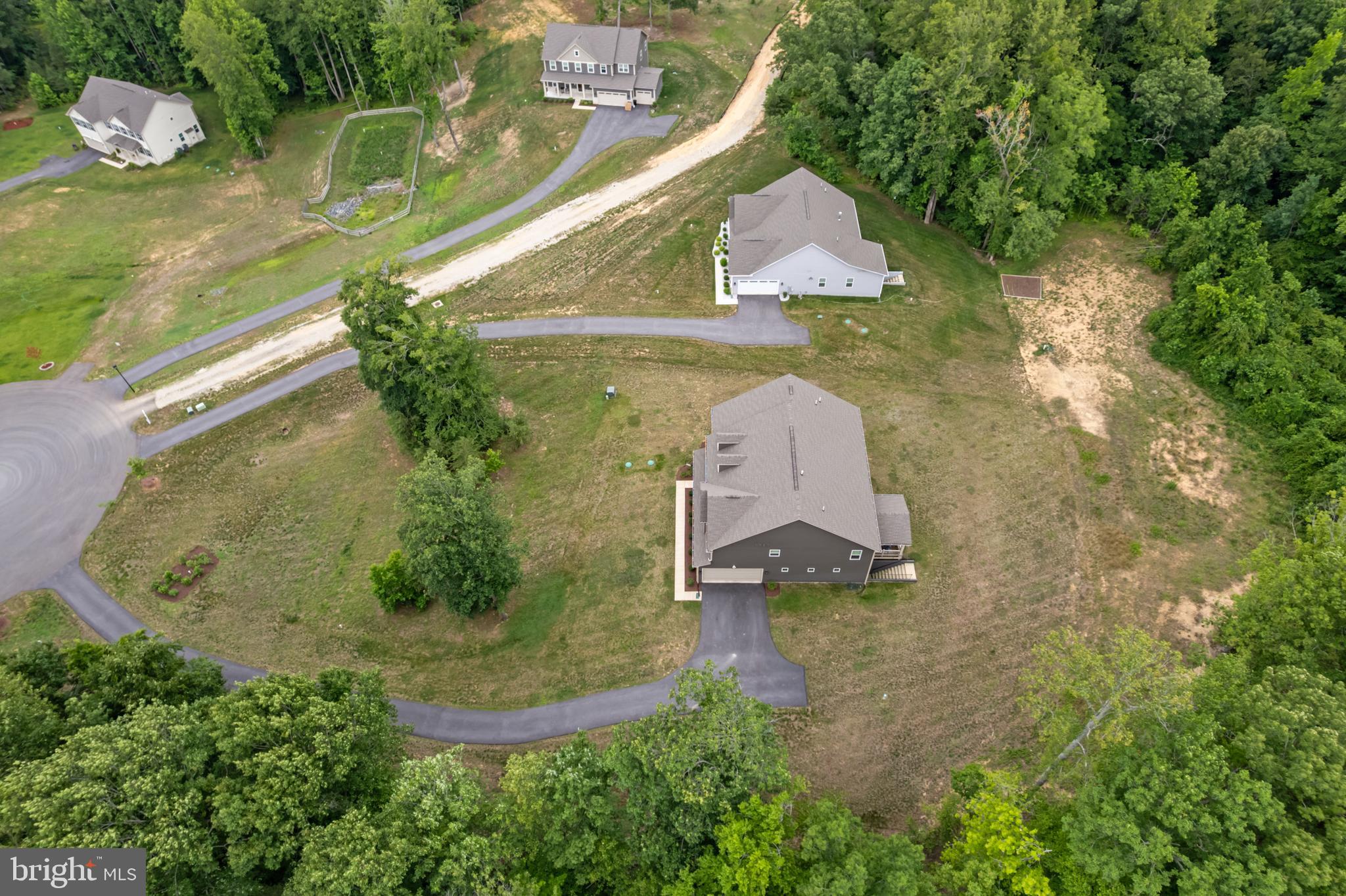 ROYAL WHITE OAKS - Residential