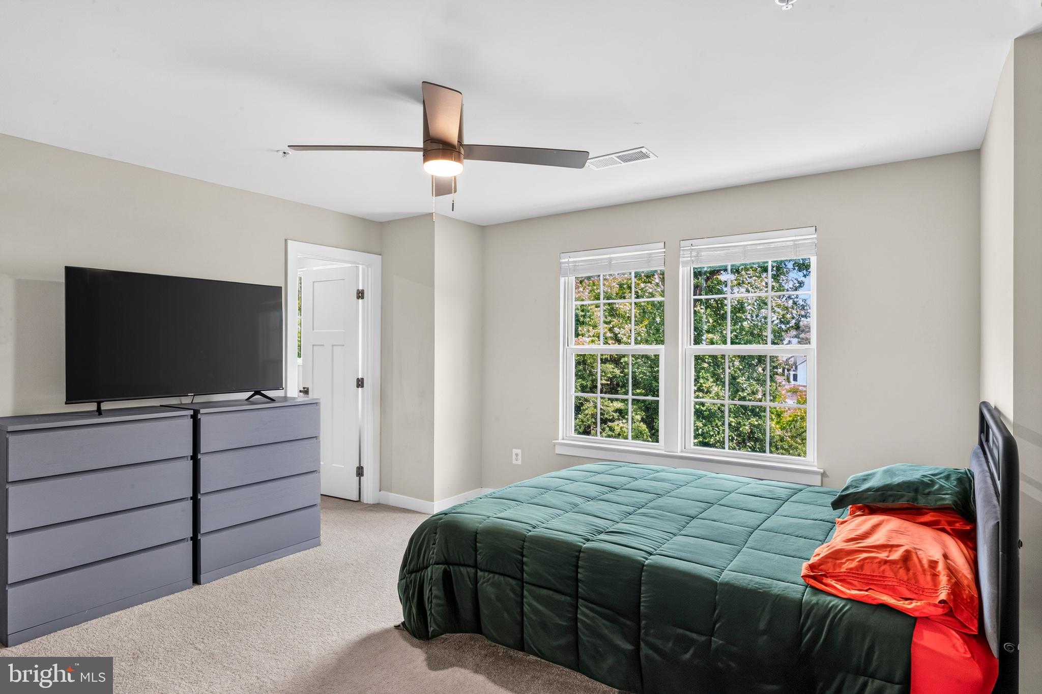 ROYAL WHITE OAKS - Residential