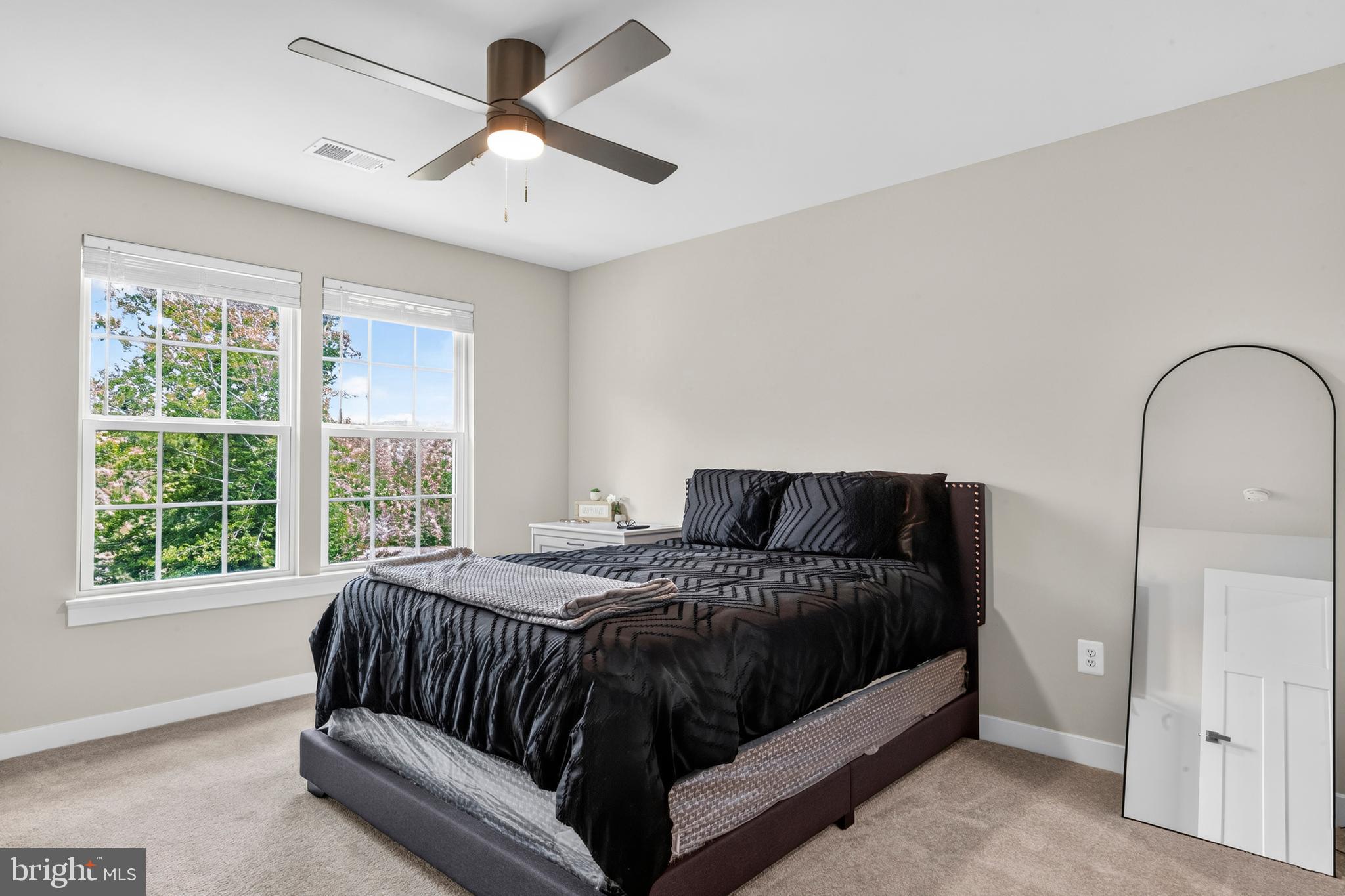 ROYAL WHITE OAKS - Residential