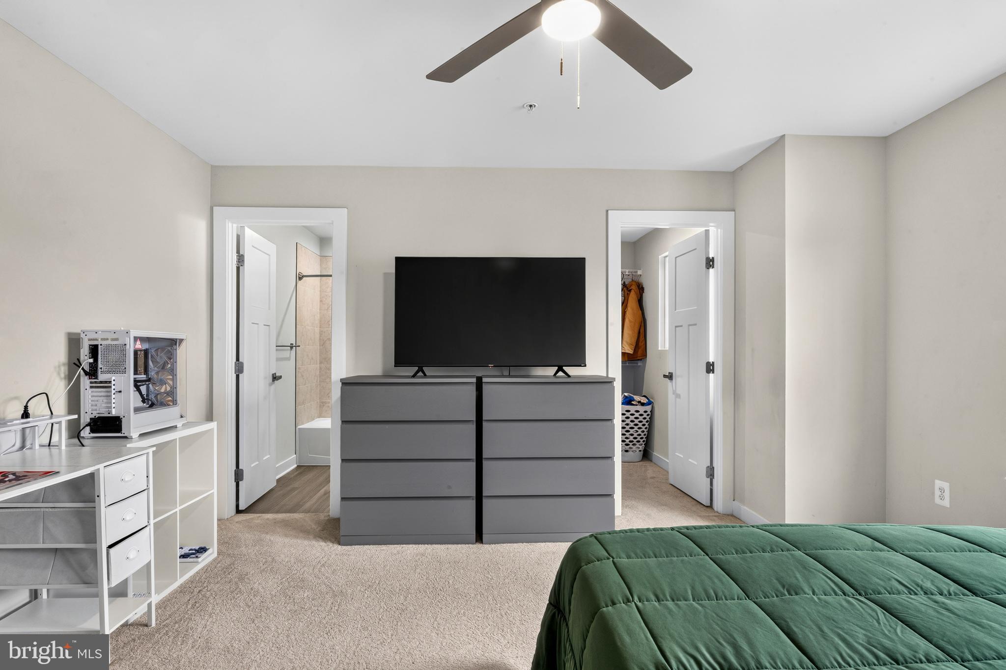 ROYAL WHITE OAKS - Residential