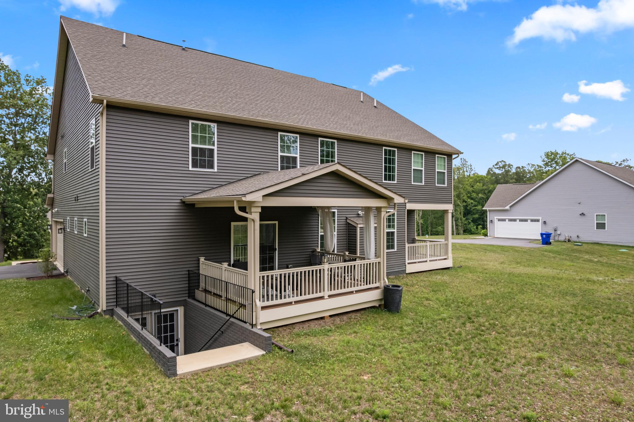 ROYAL WHITE OAKS - Residential