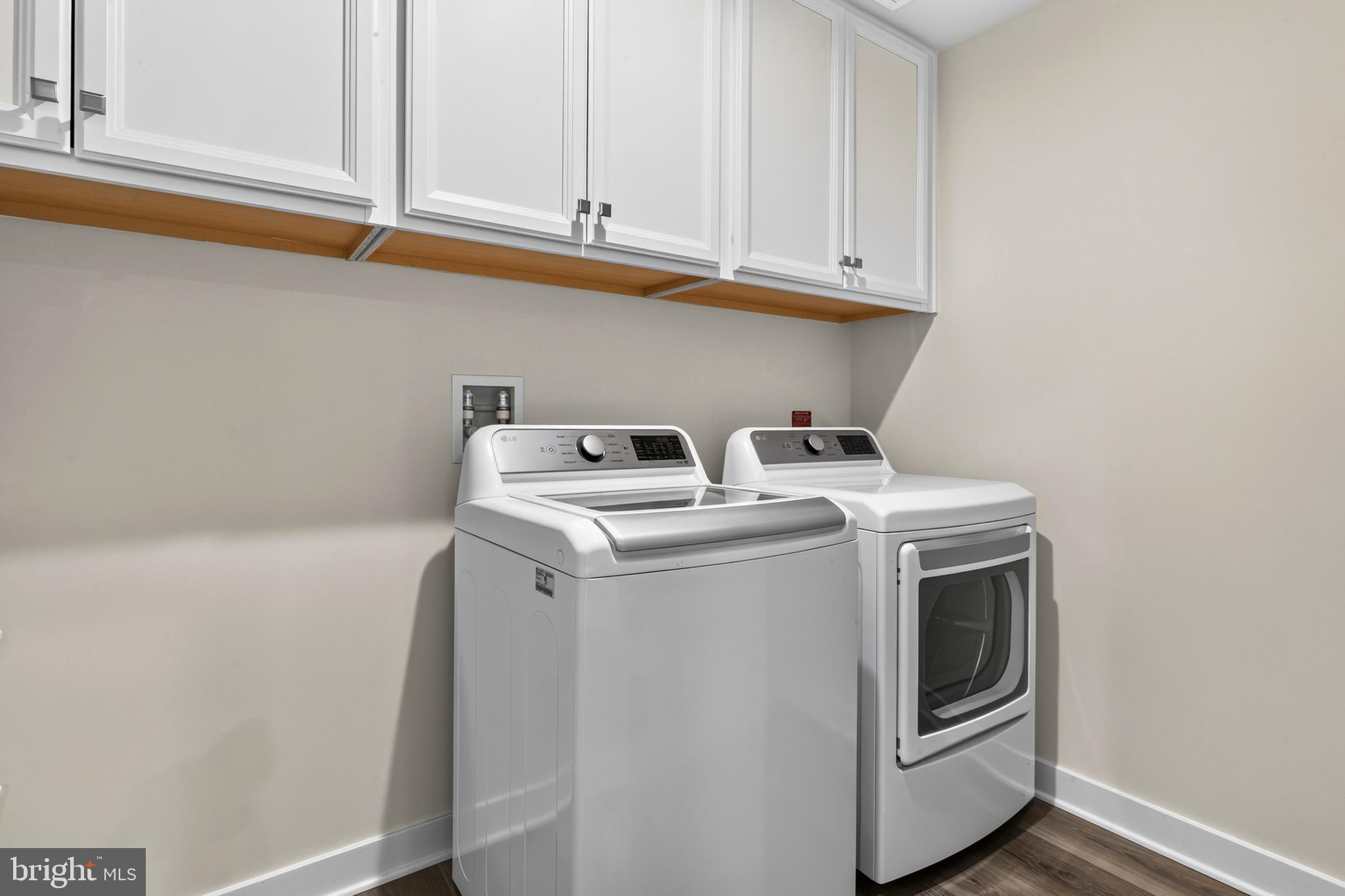 ROYAL WHITE OAKS - Residential