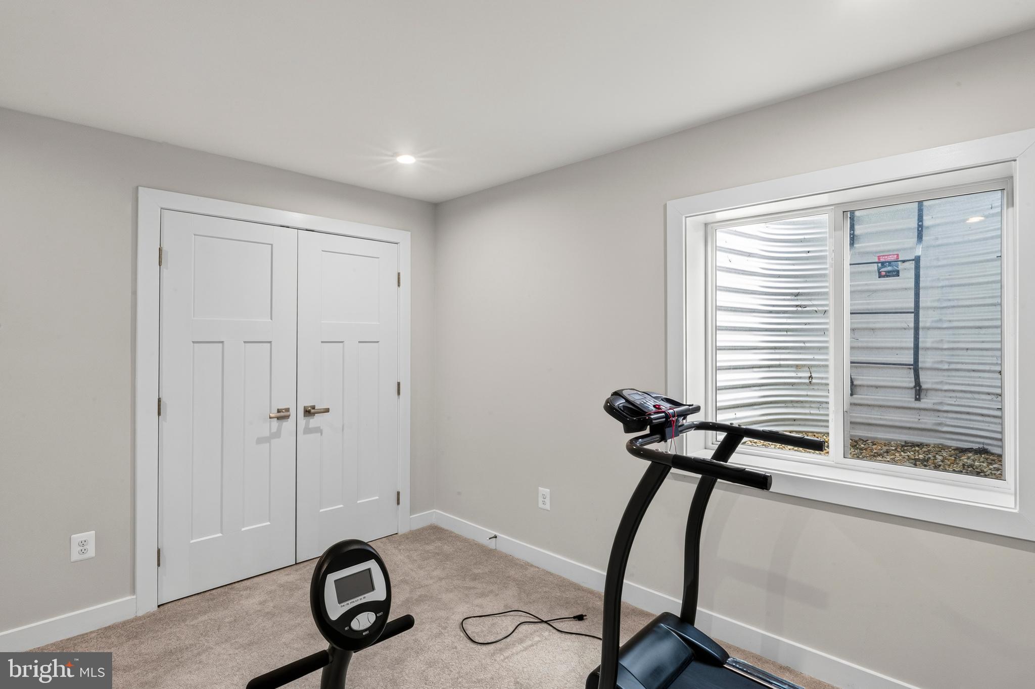 ROYAL WHITE OAKS - Residential