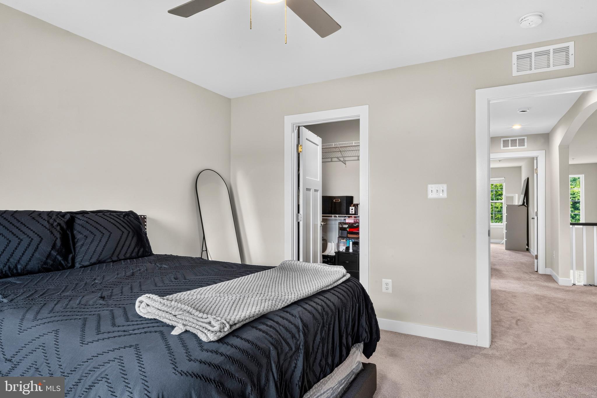 ROYAL WHITE OAKS - Residential