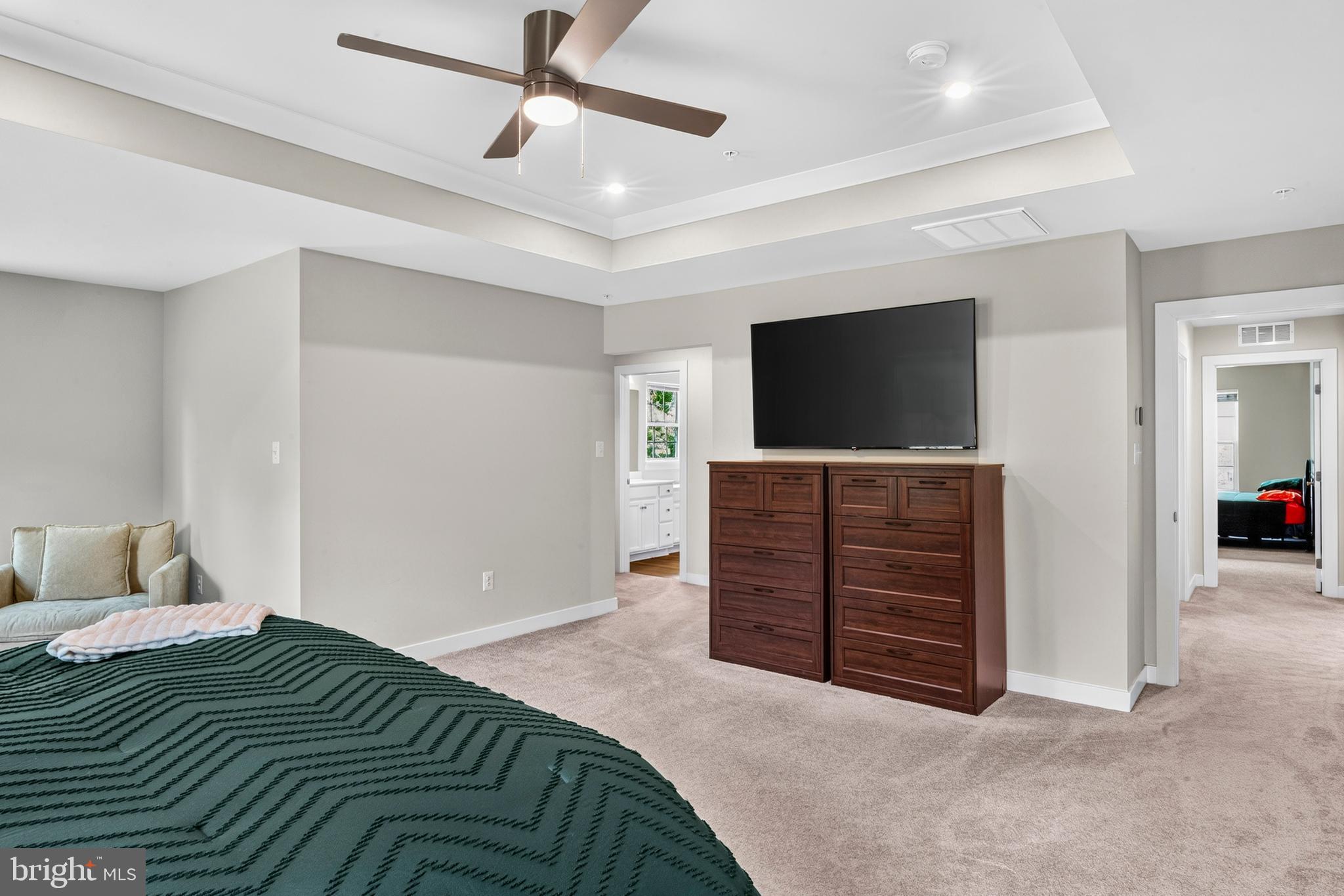 ROYAL WHITE OAKS - Residential