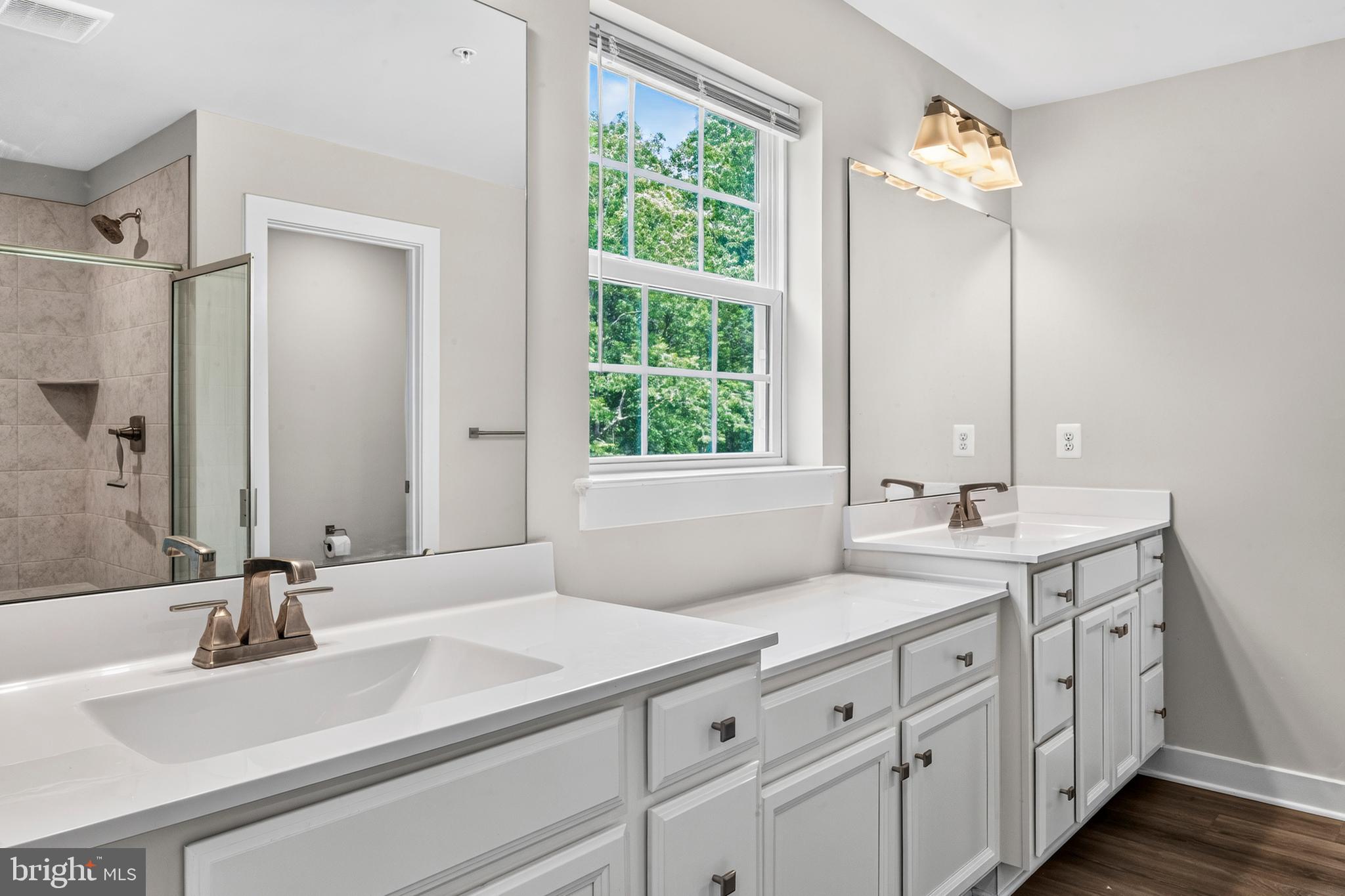ROYAL WHITE OAKS - Residential