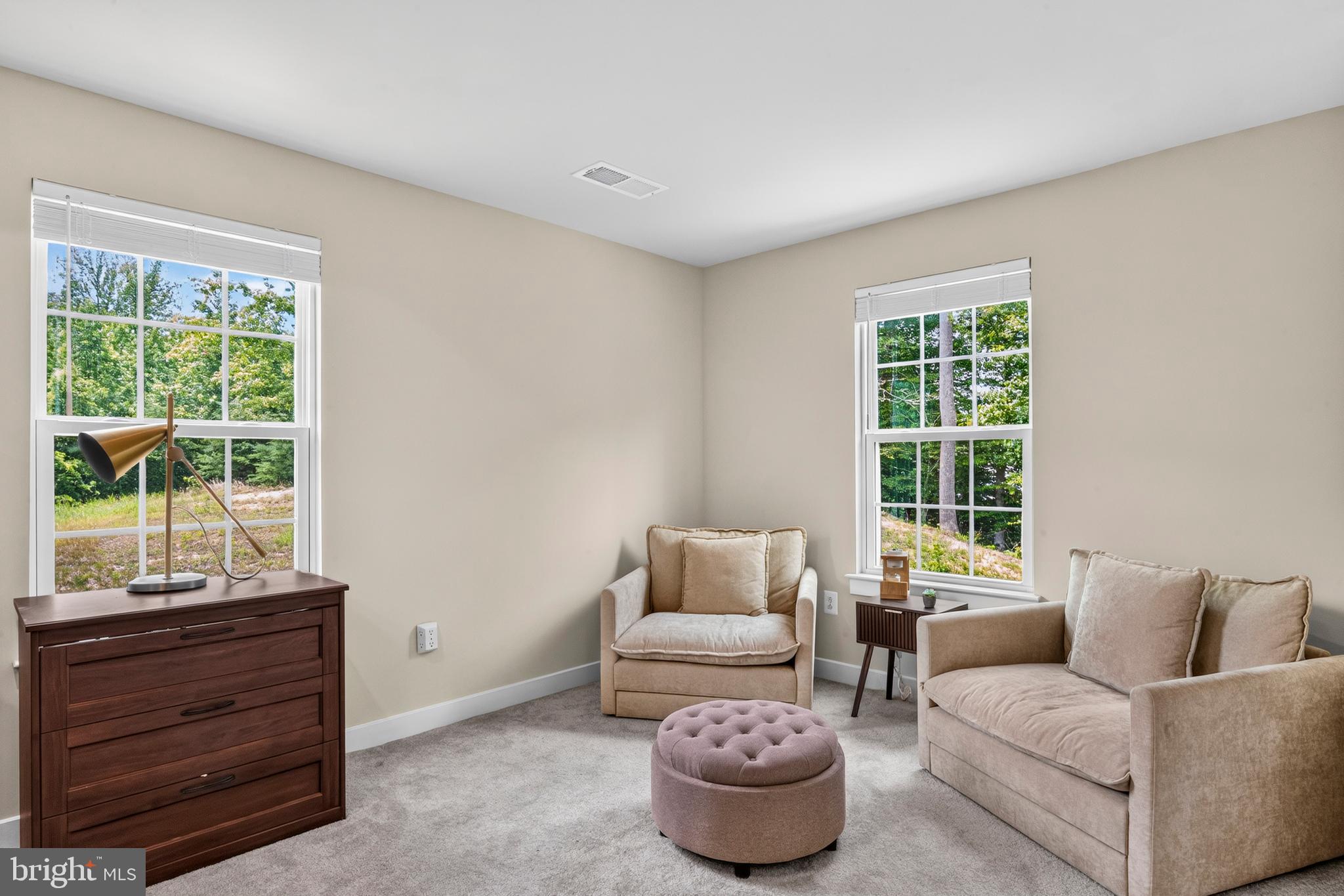 ROYAL WHITE OAKS - Residential
