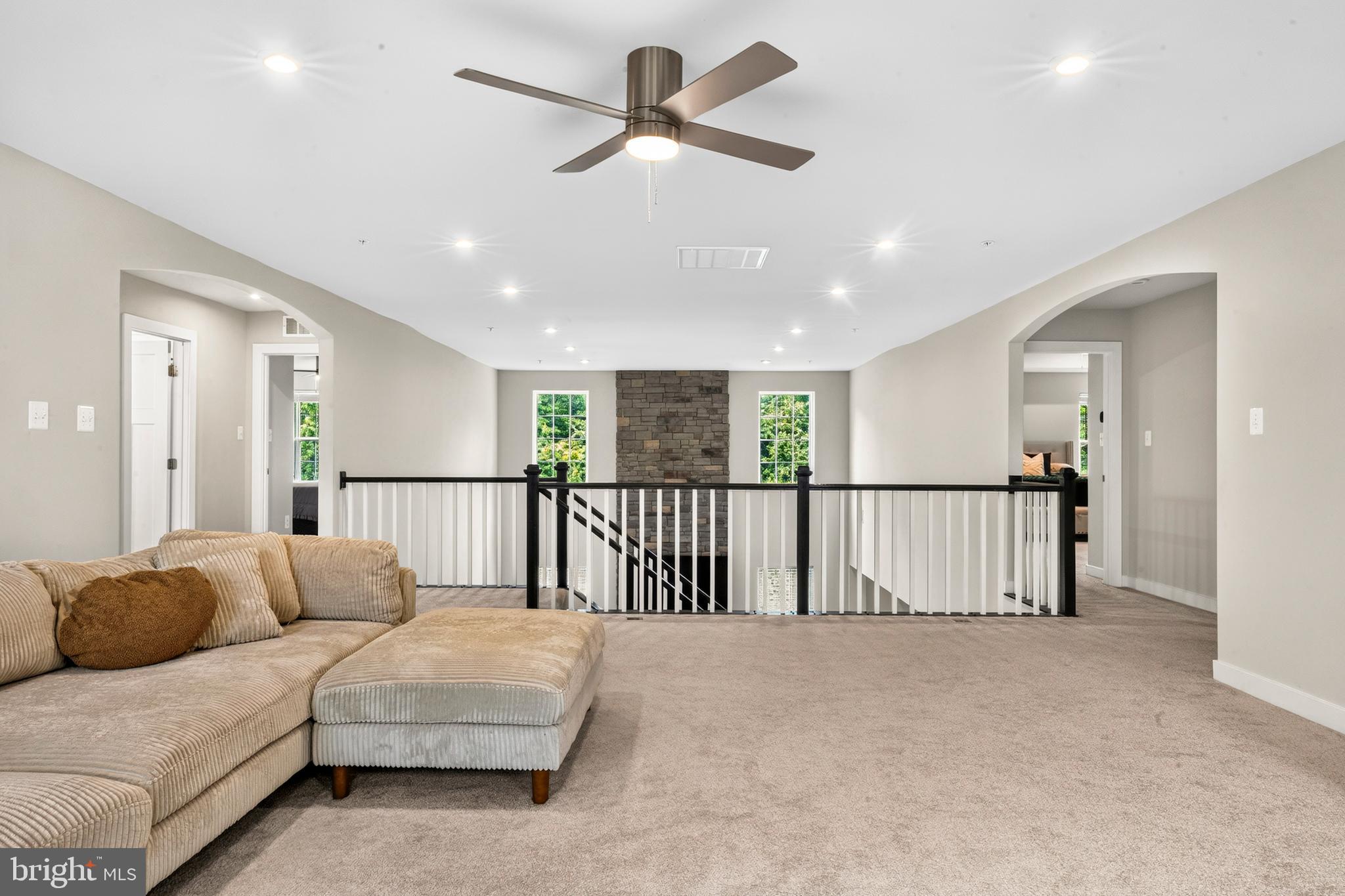 ROYAL WHITE OAKS - Residential