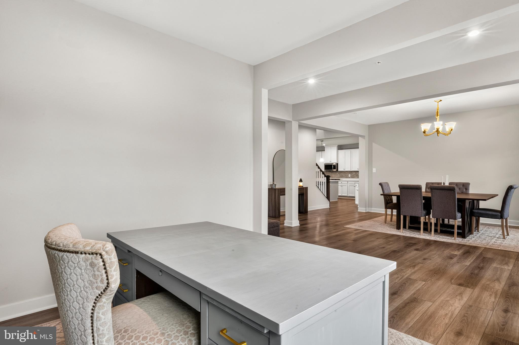 ROYAL WHITE OAKS - Residential