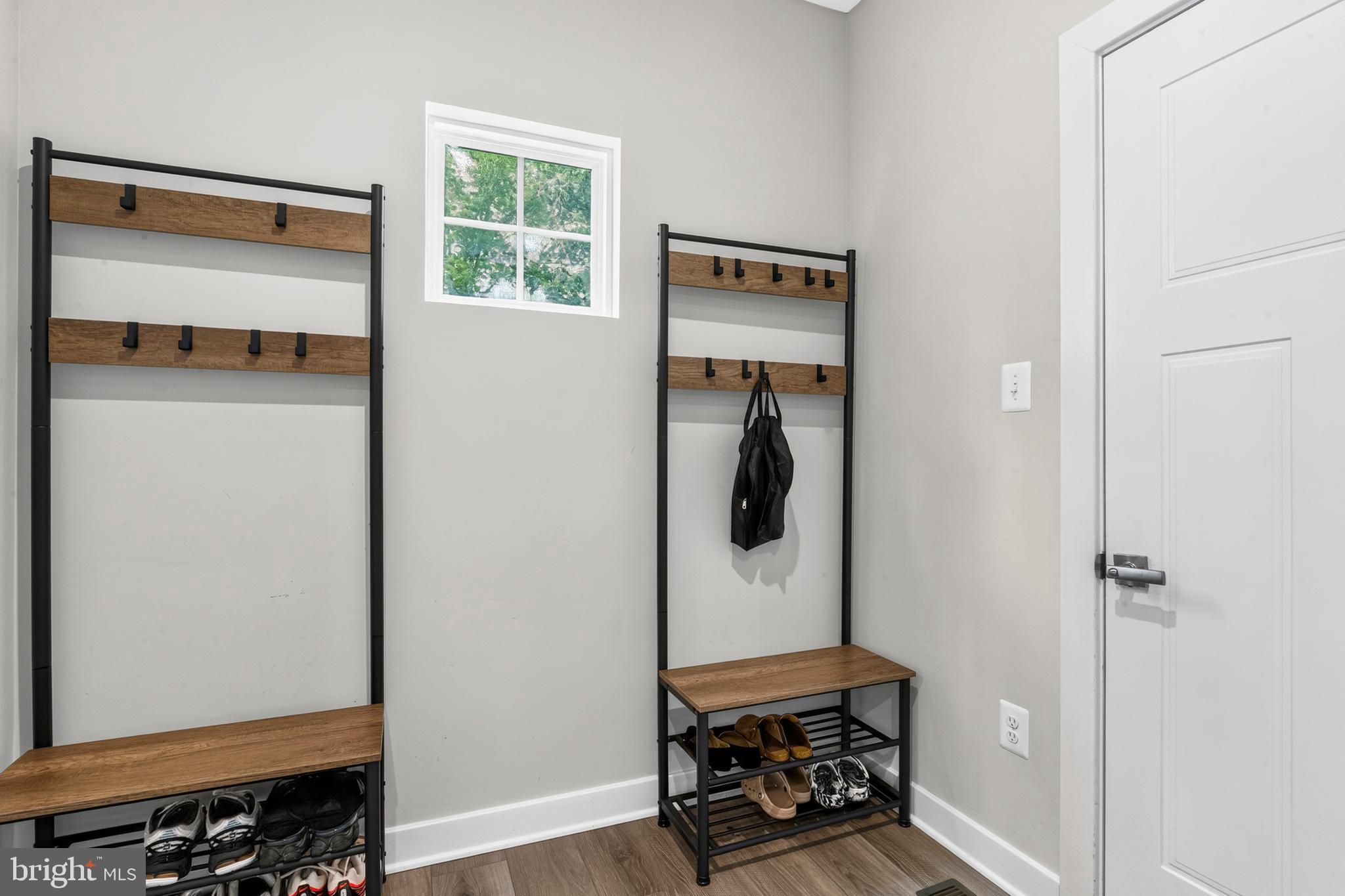 ROYAL WHITE OAKS - Residential