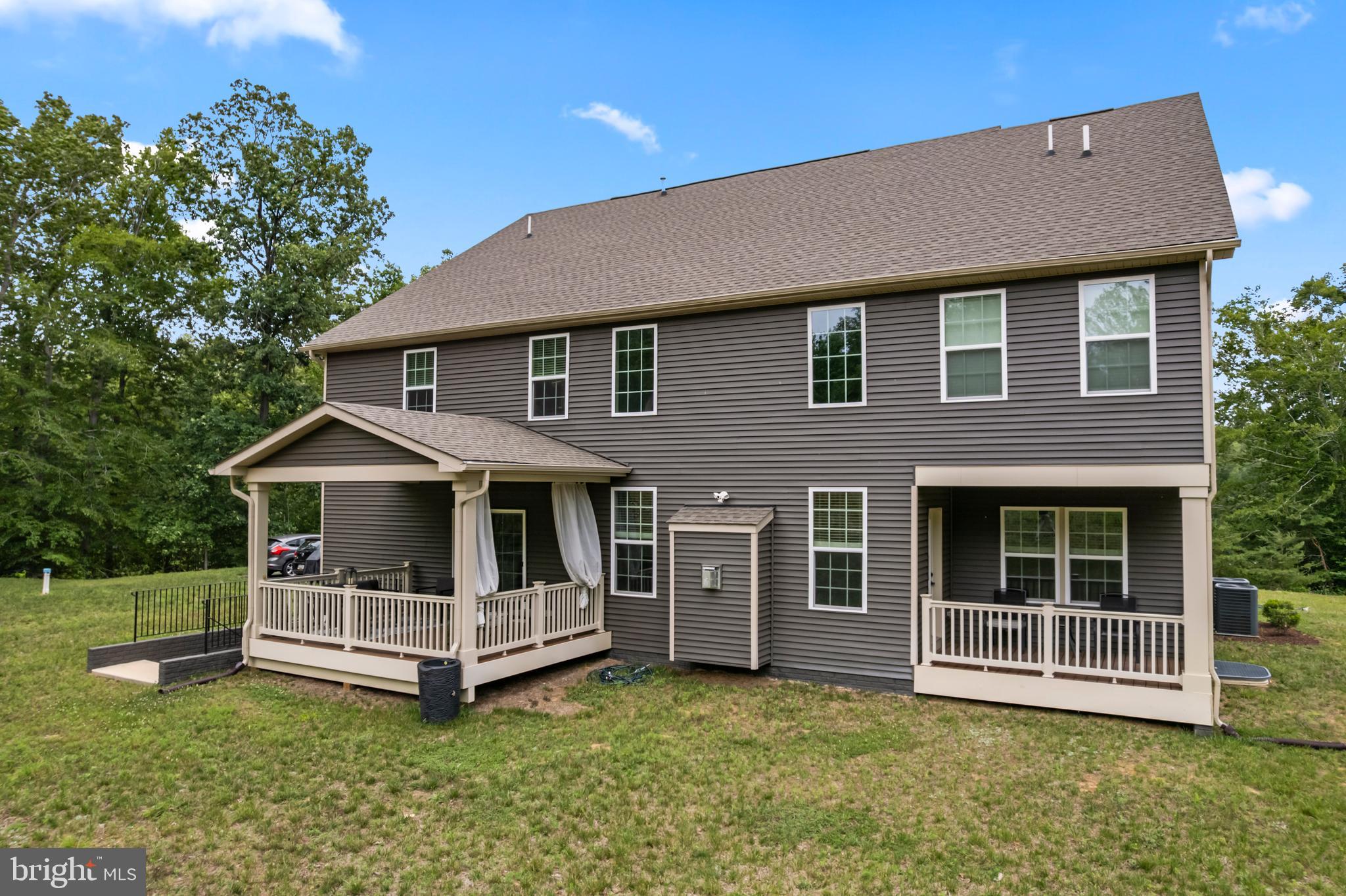 ROYAL WHITE OAKS - Residential