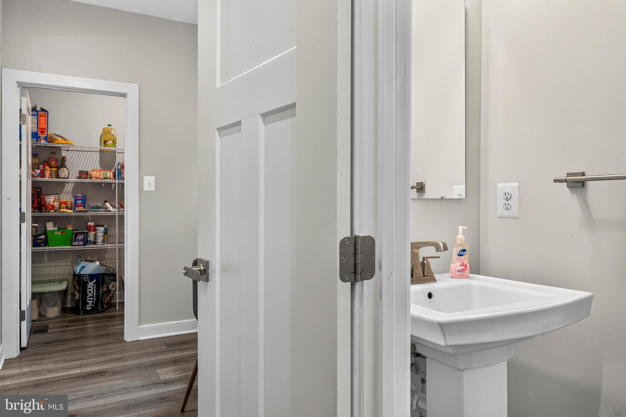 ROYAL WHITE OAKS - Residential