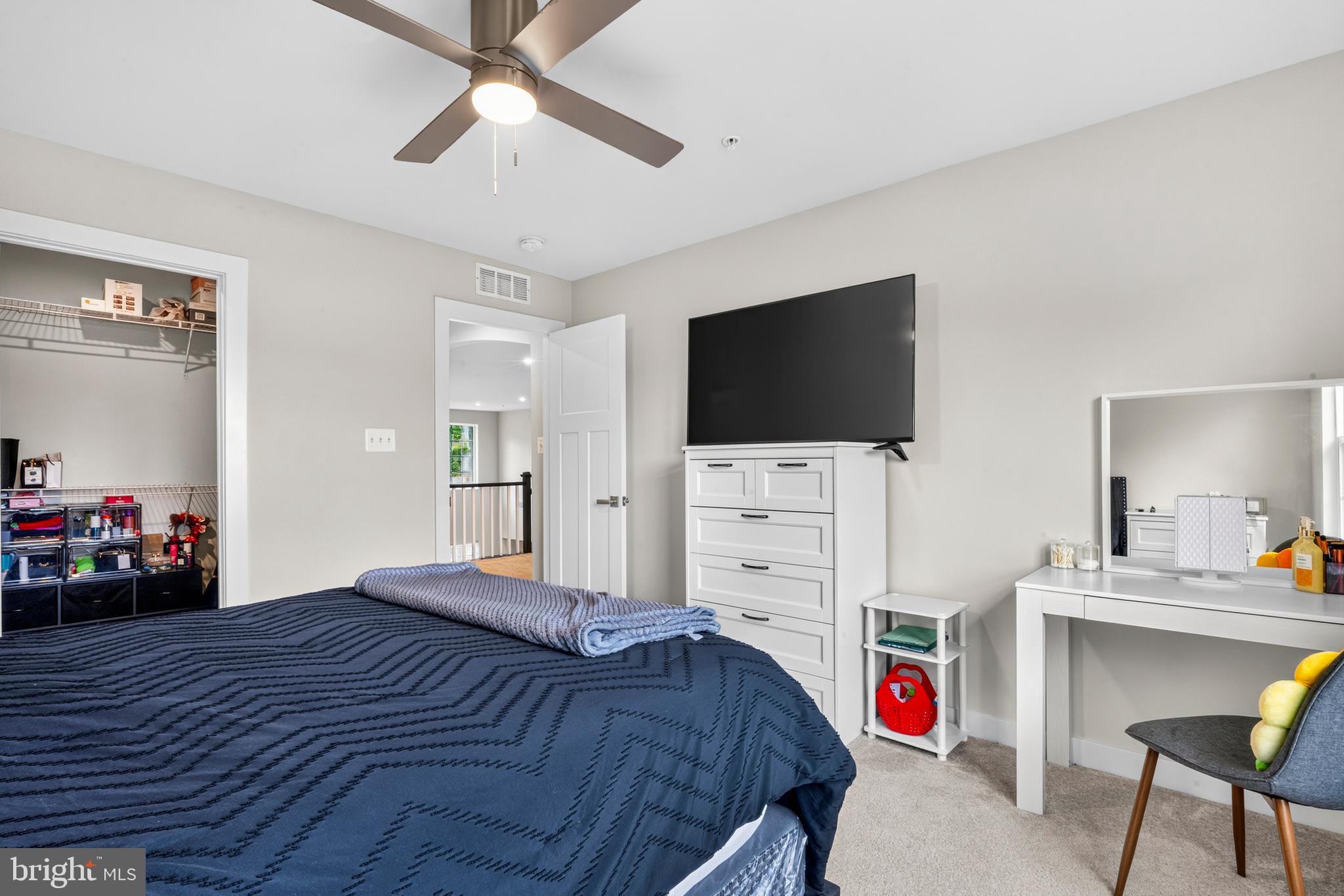 ROYAL WHITE OAKS - Residential