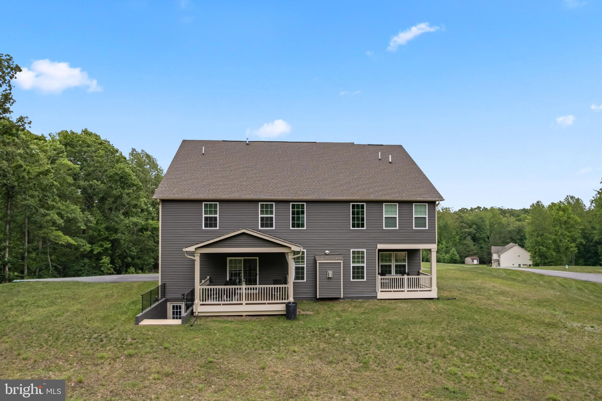 ROYAL WHITE OAKS - Residential