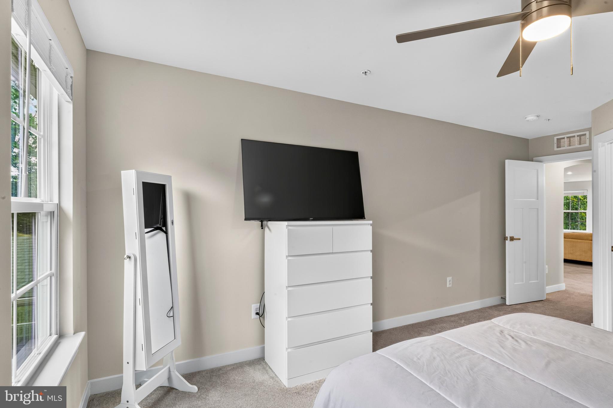 ROYAL WHITE OAKS - Residential