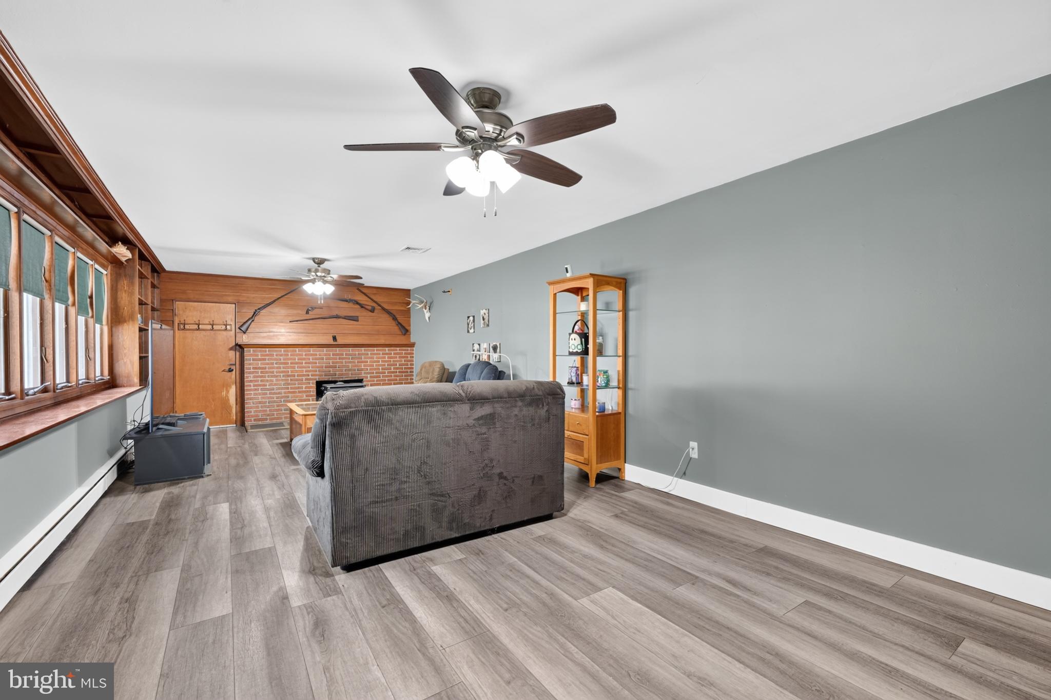 MILFORD MANOR - Residential