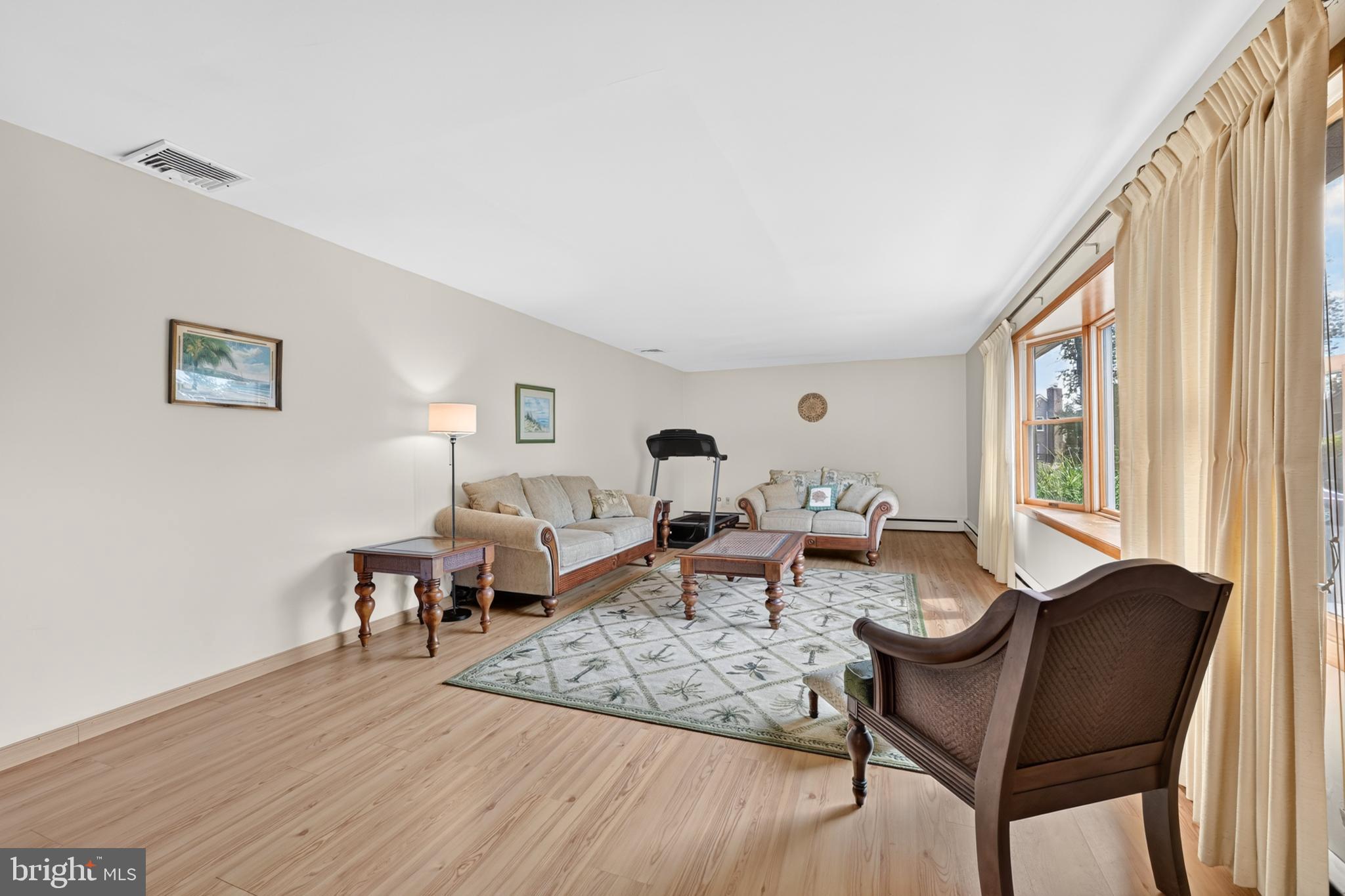 MILFORD MANOR - Residential