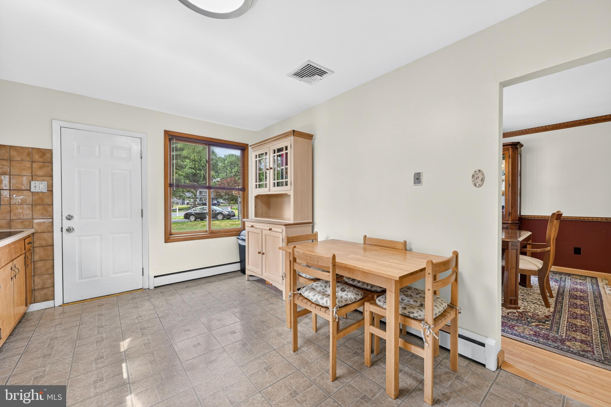 MILFORD MANOR - Residential