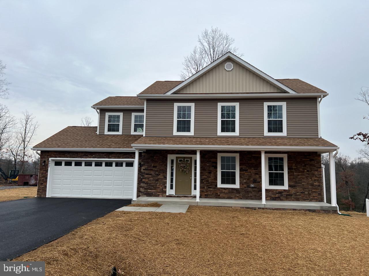 MIDDLE CREEK MANOR - Residential