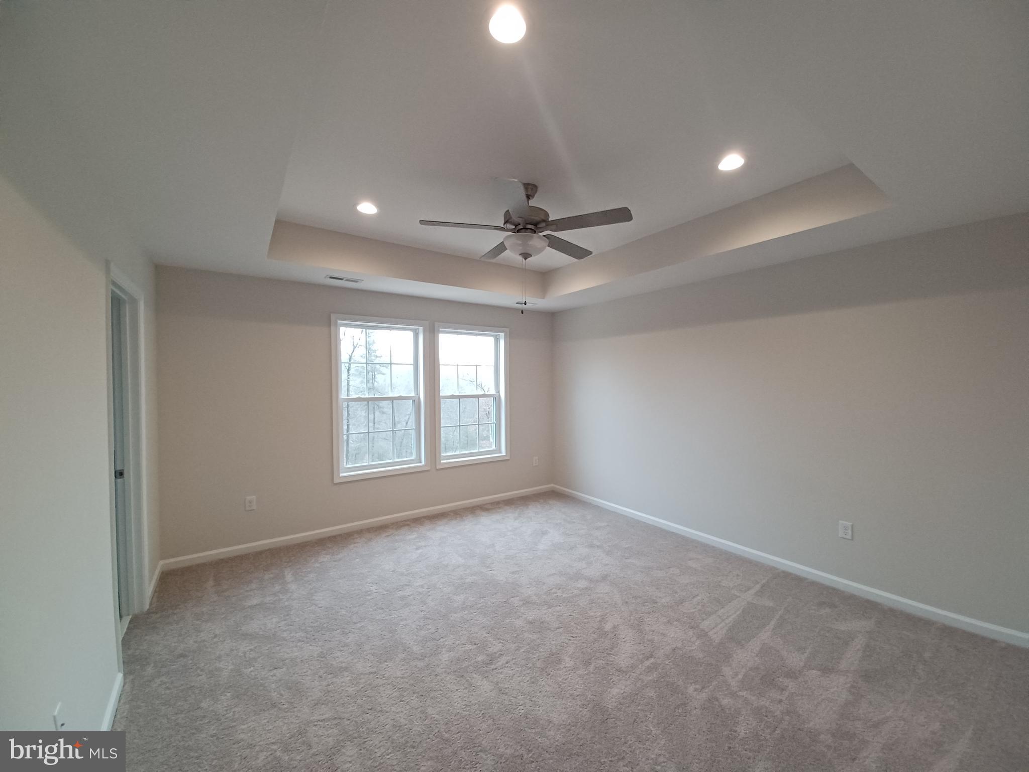 MIDDLE CREEK MANOR - Residential