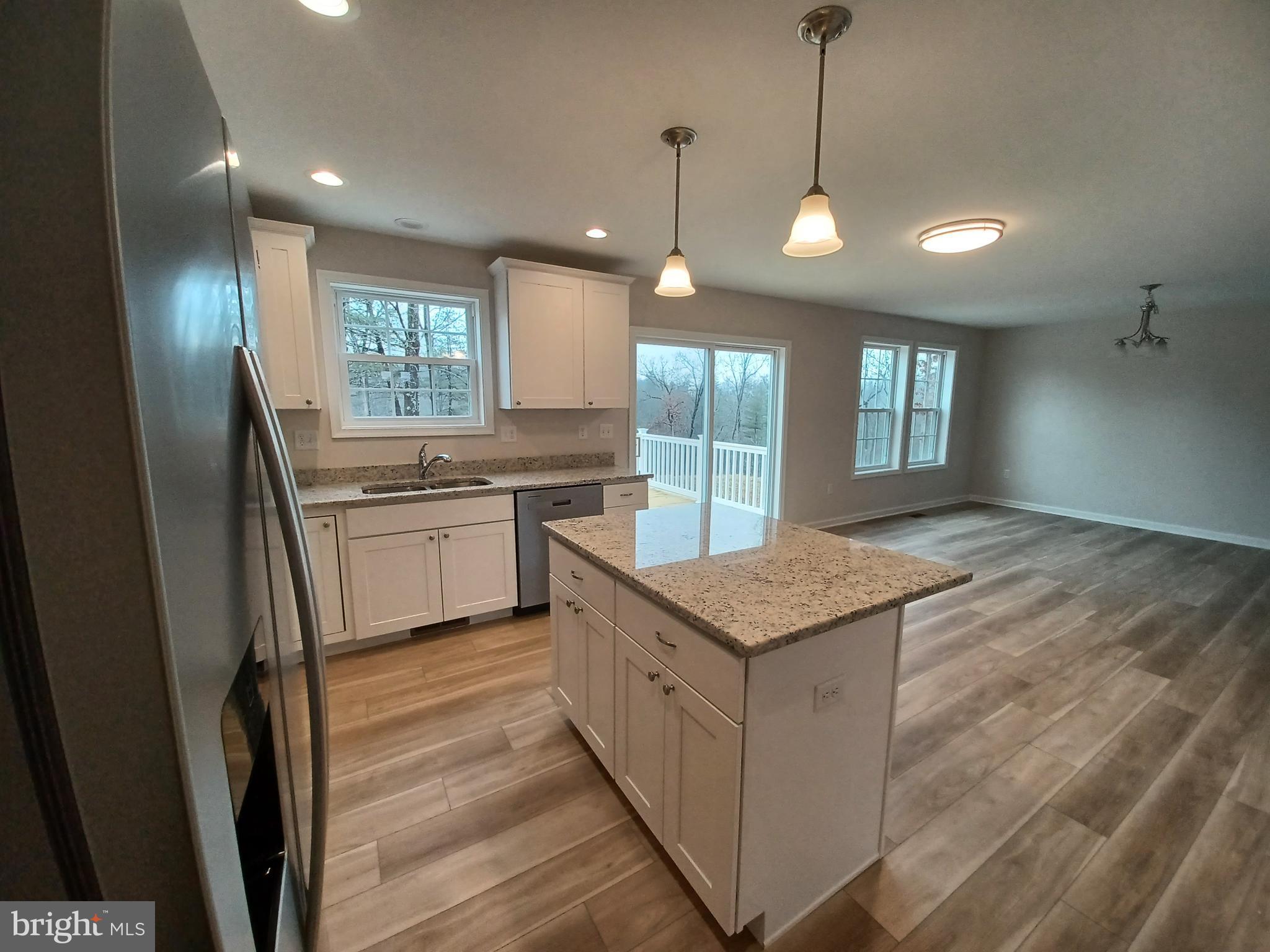 MIDDLE CREEK MANOR - Residential