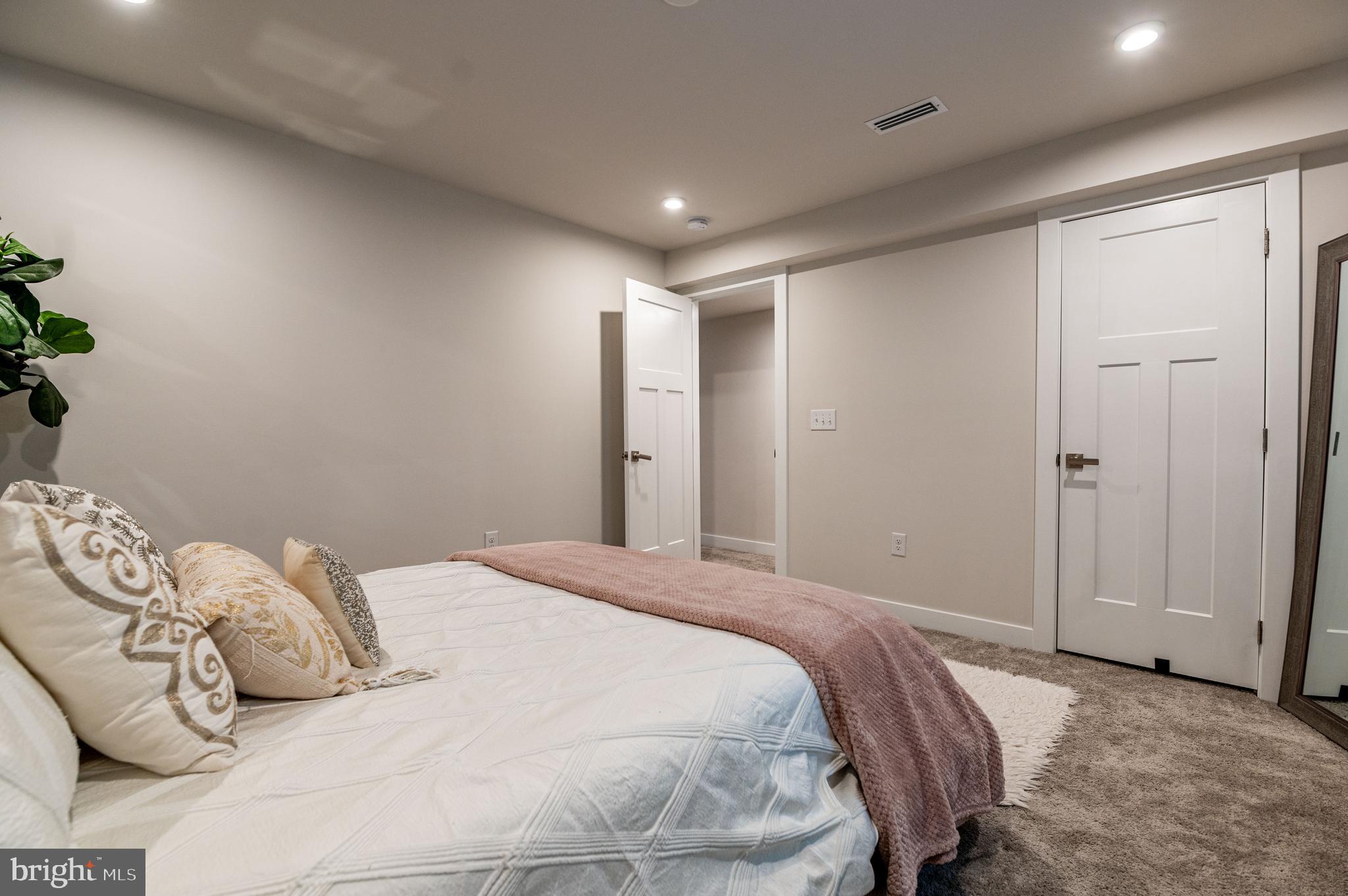 STONE HILL MEADOWS - Residential