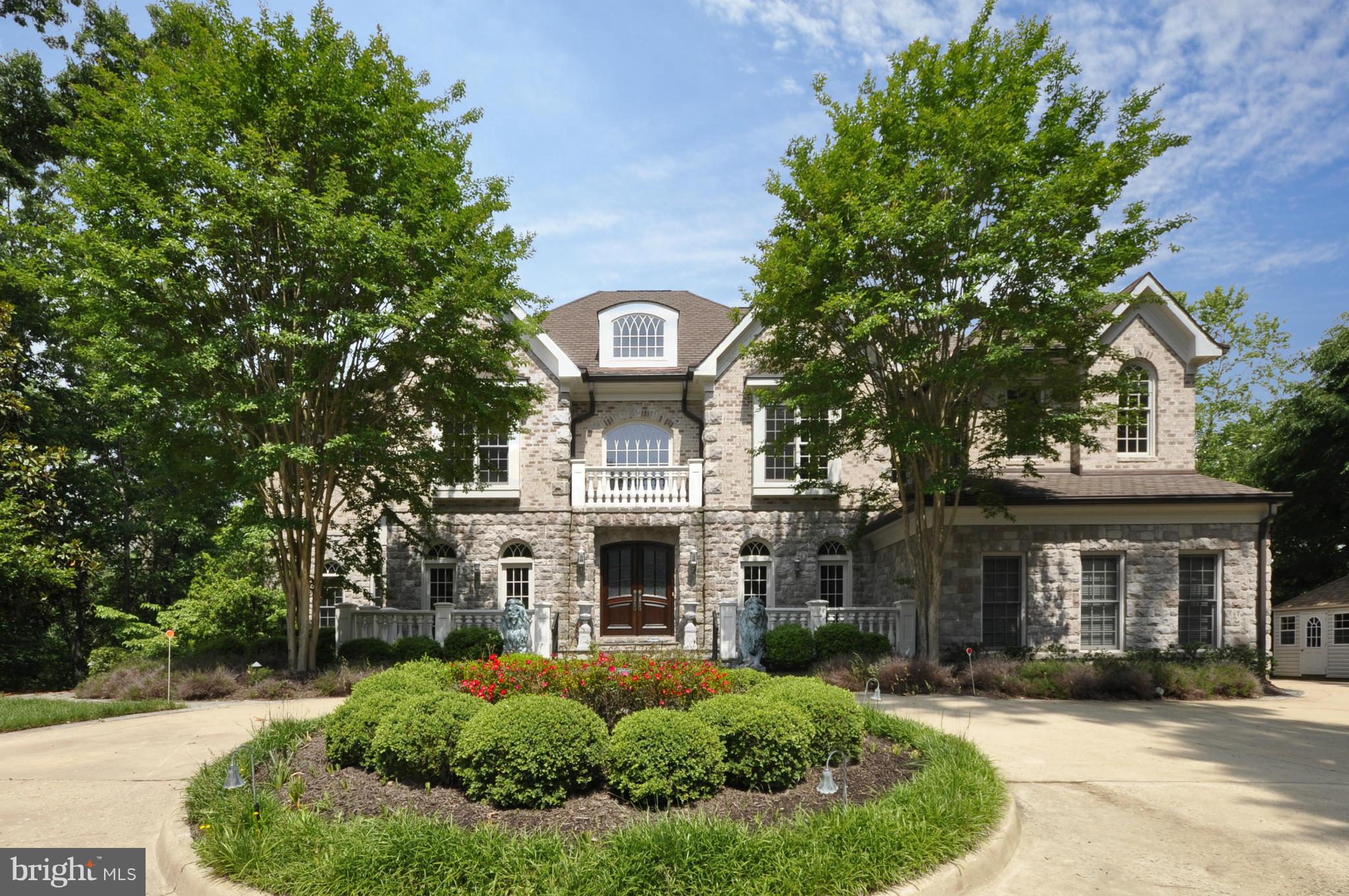 MCLEAN FALLS AT CHINQUAP - Residential
