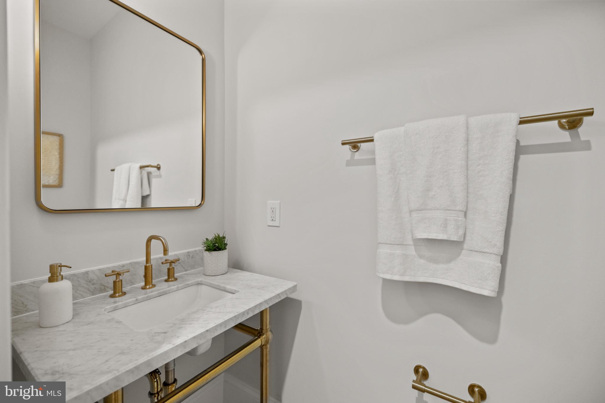 CAPITOL HILL - Residential