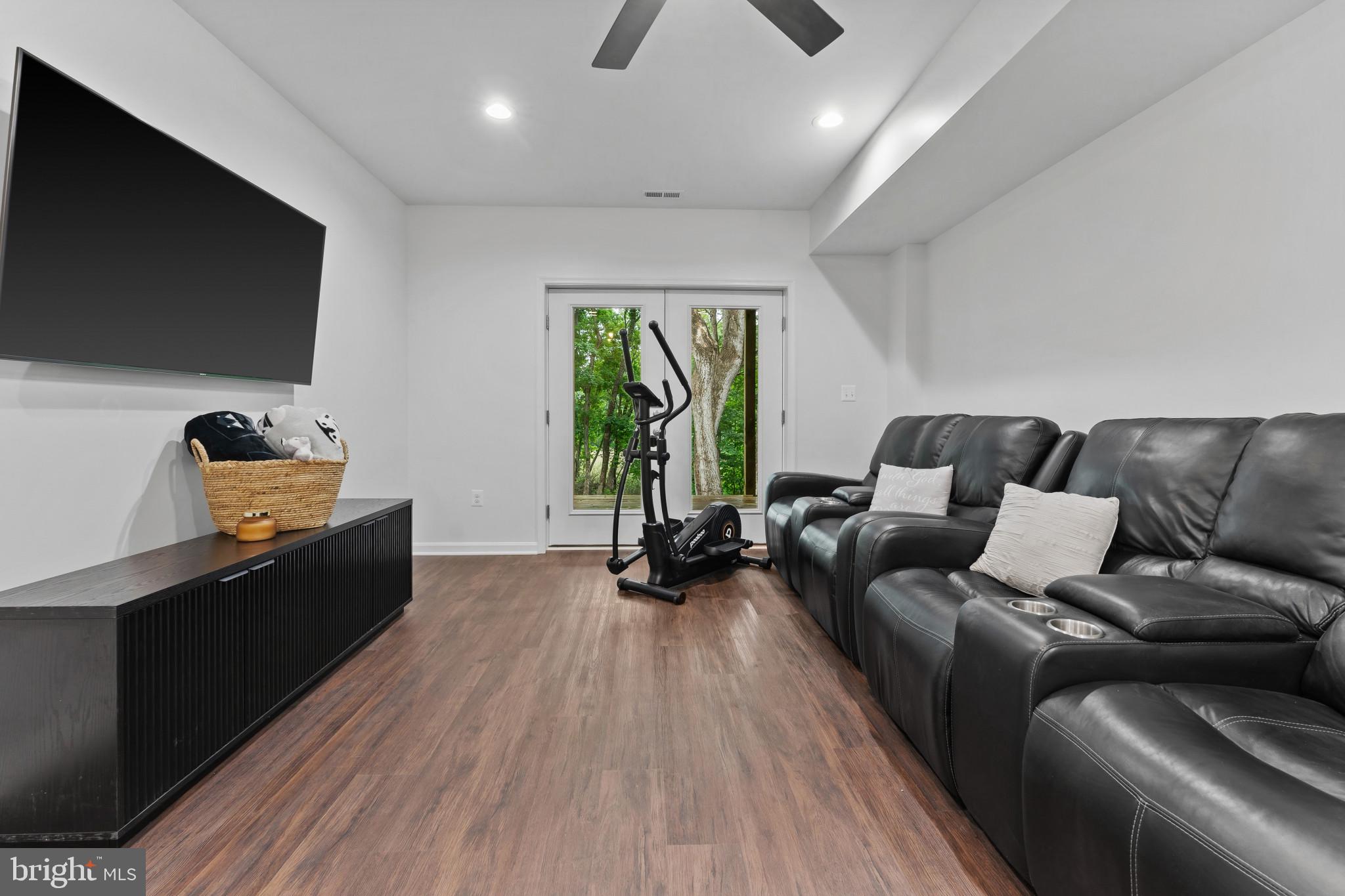 STRATFORD HARBOUR - Residential