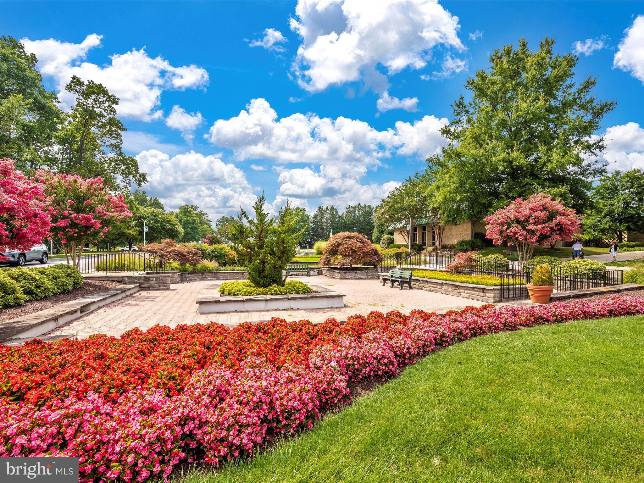 LEISURE WORLD - Residential