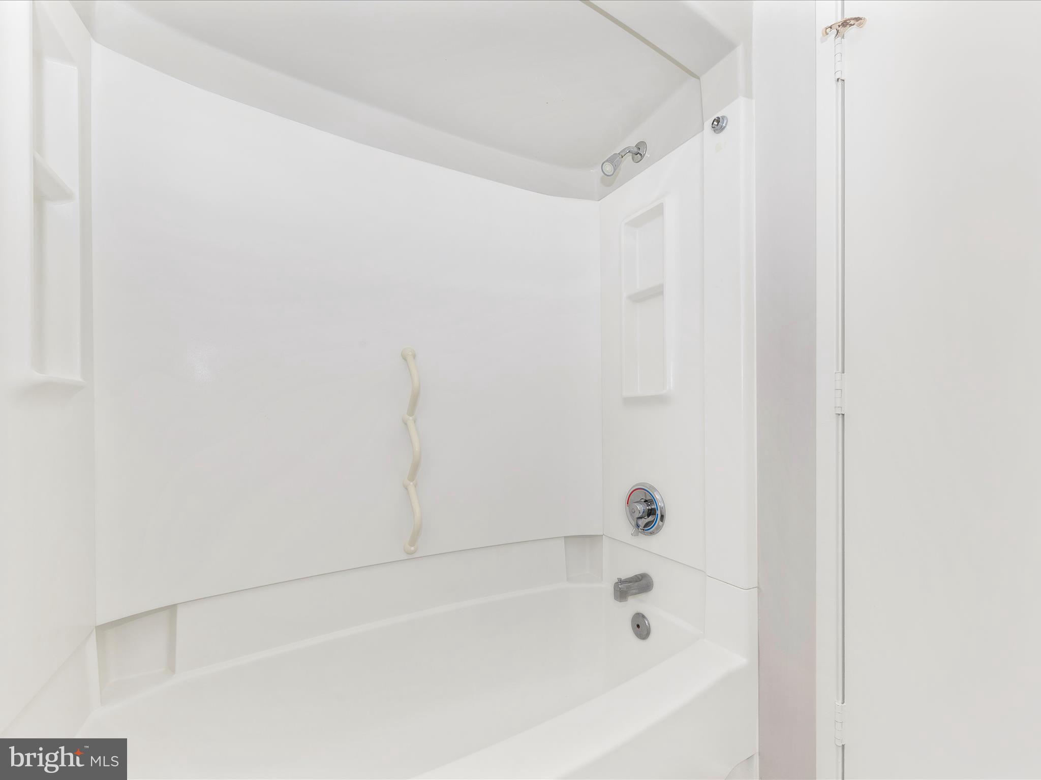 LEISURE WORLD - Residential
