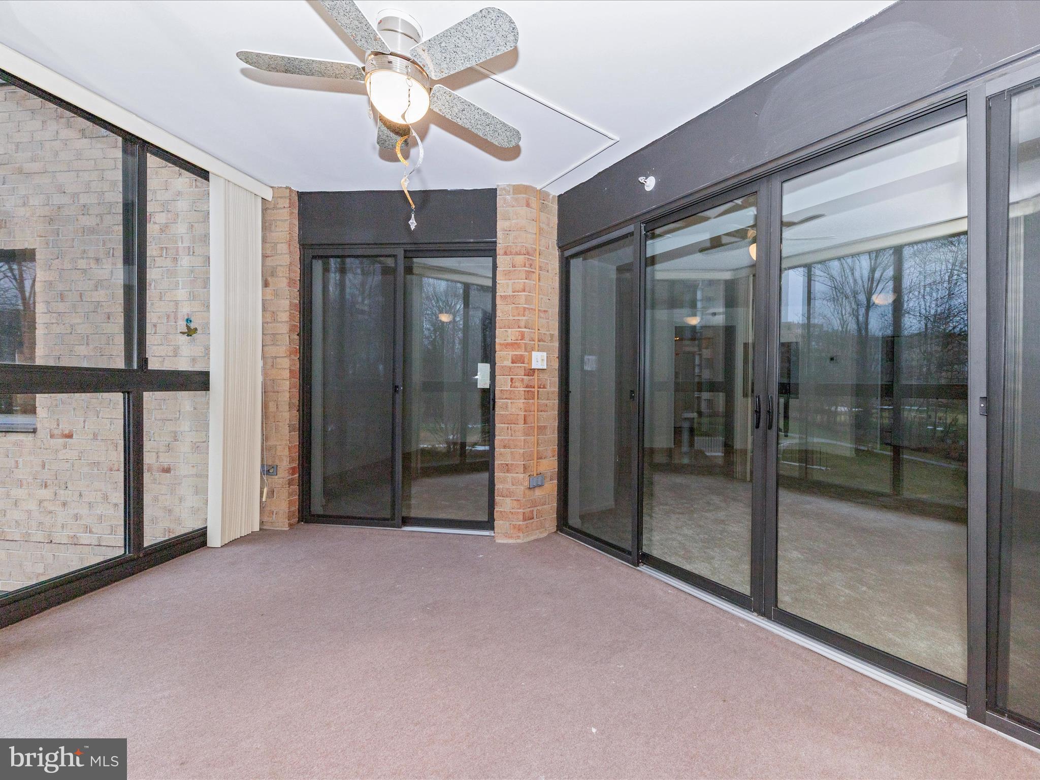 LEISURE WORLD - Residential