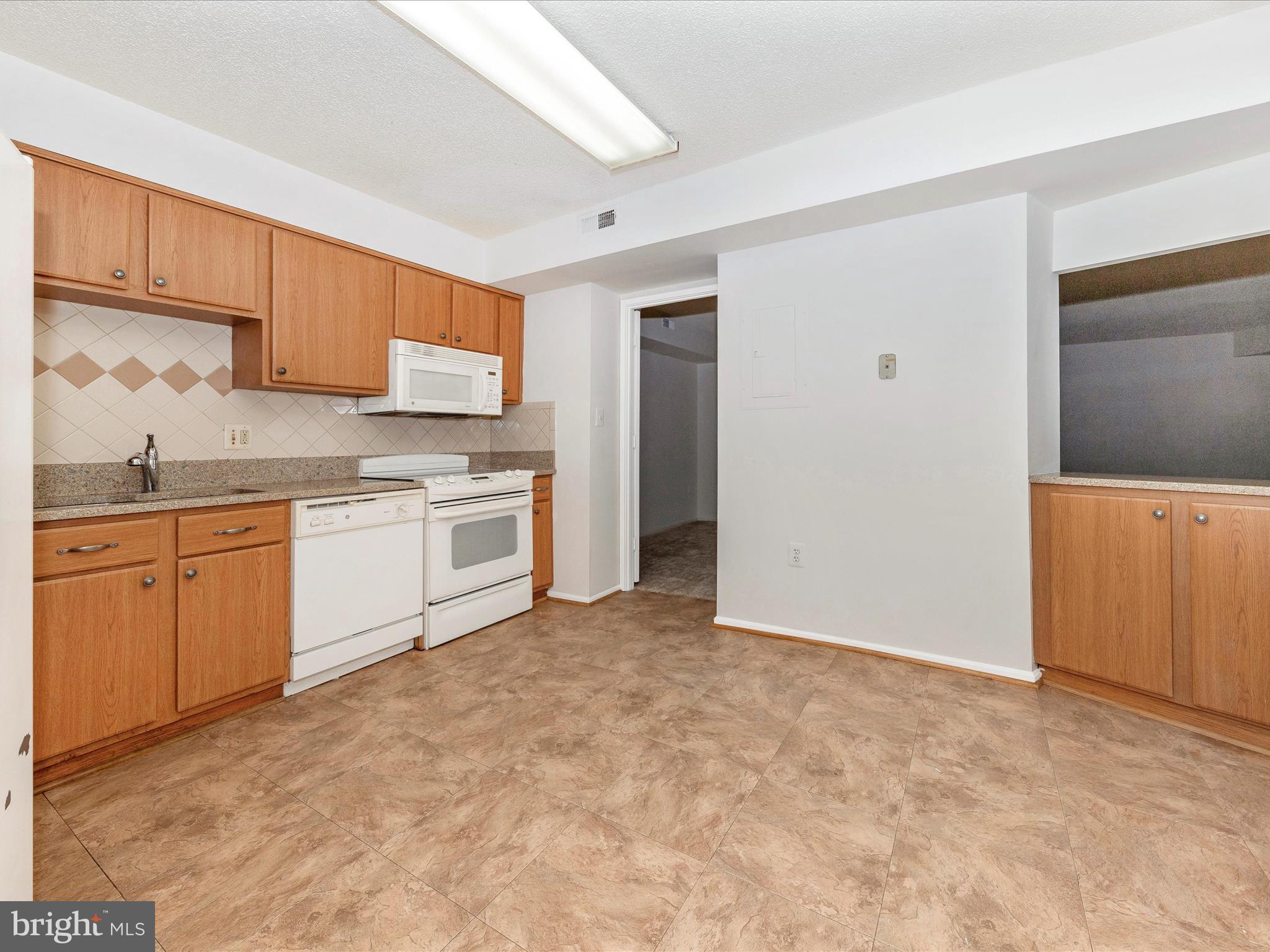 LEISURE WORLD - Residential