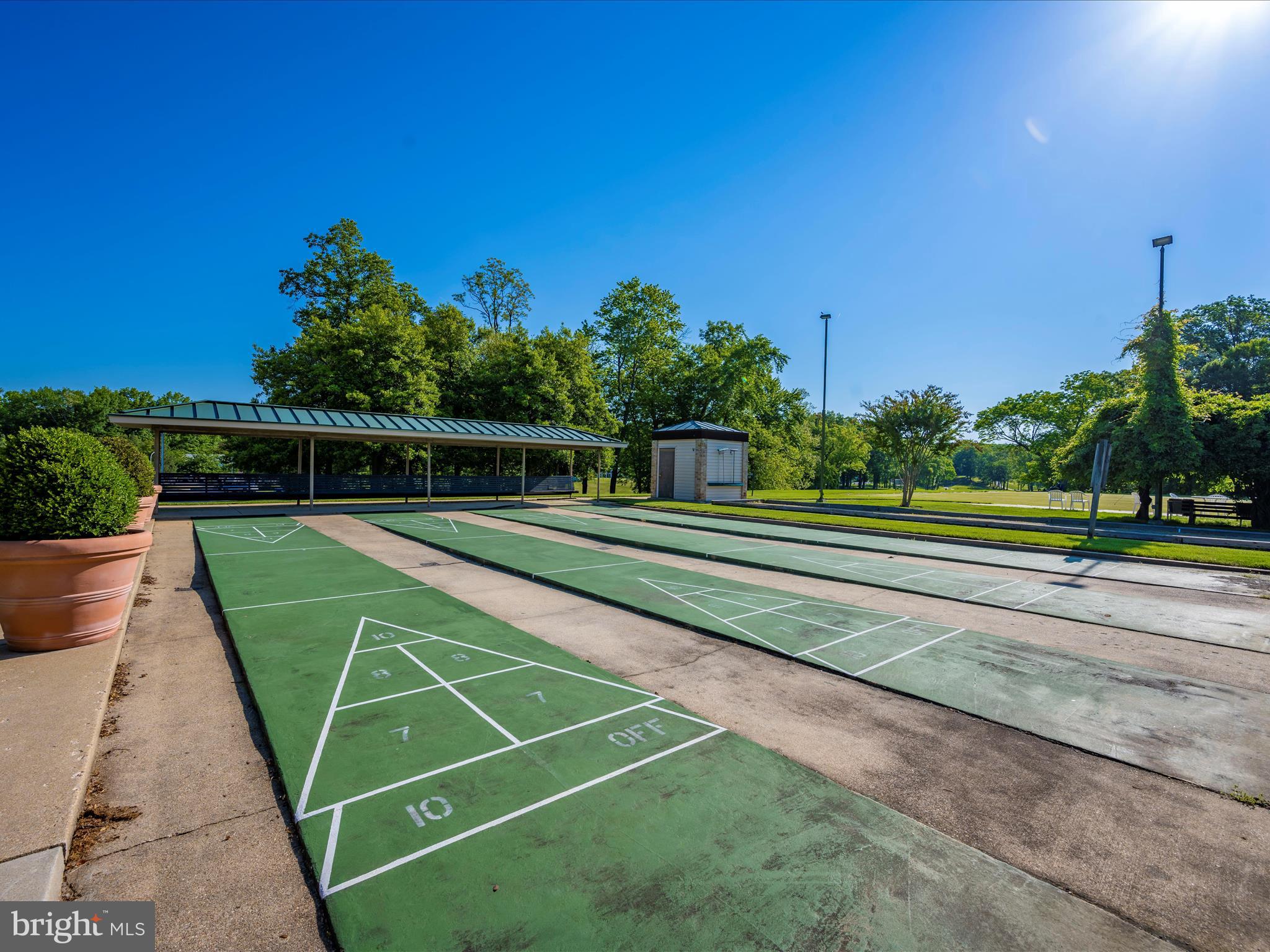 LEISURE WORLD - Residential