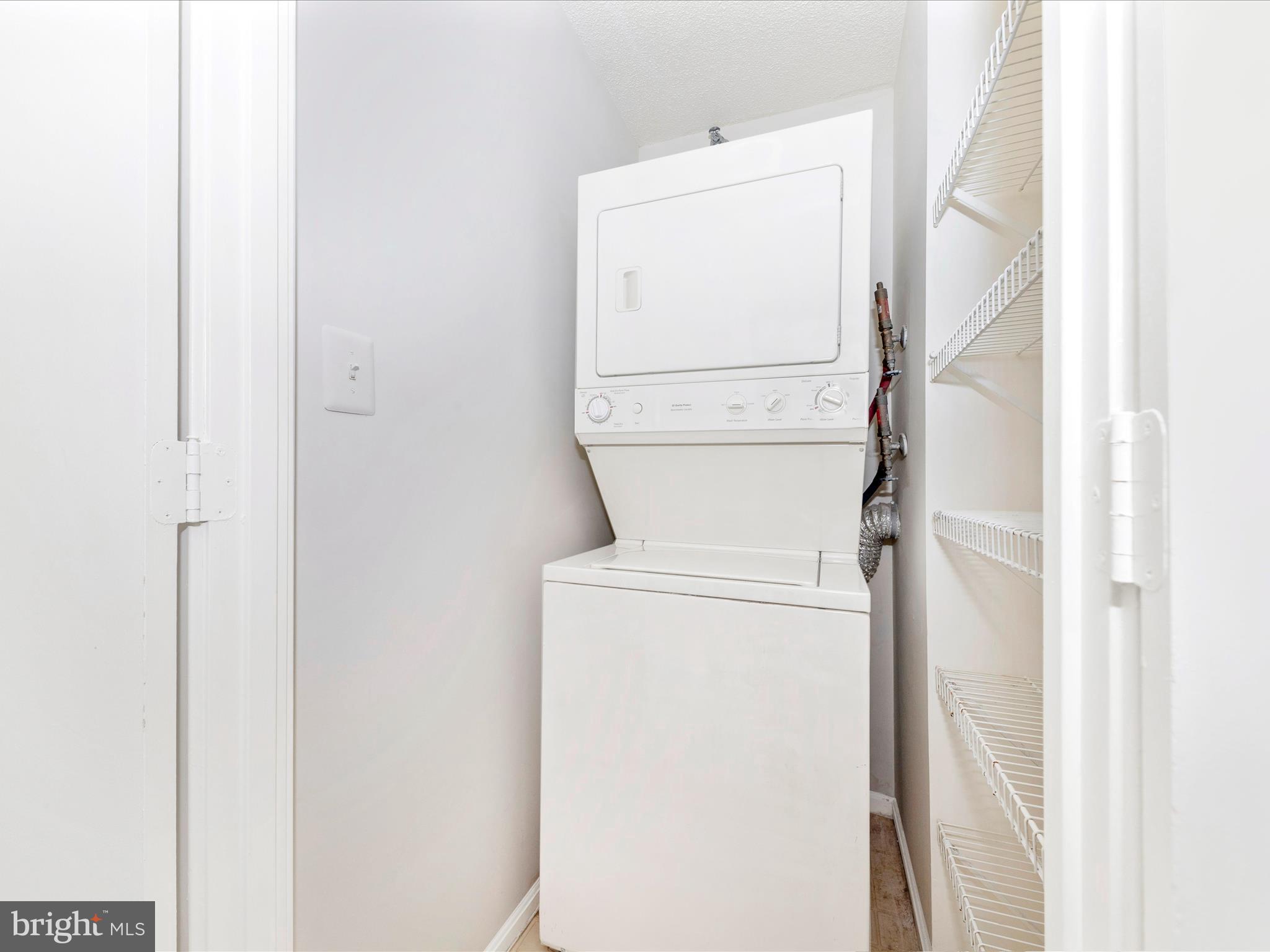 LEISURE WORLD - Residential